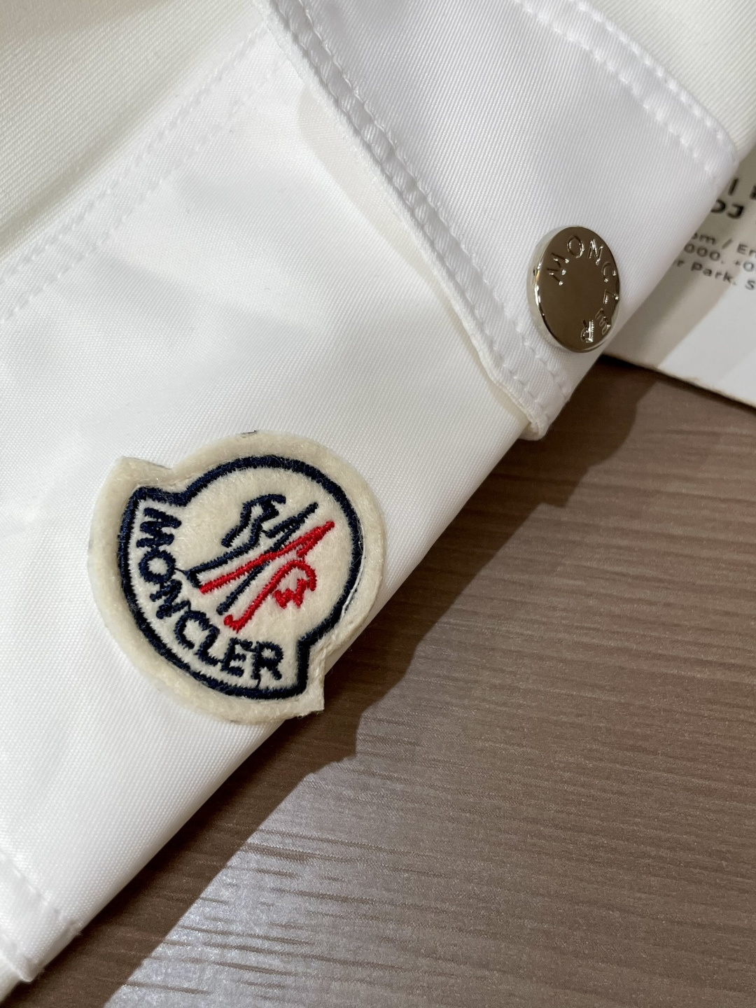 蒙口 2025秋冬新款长袖，定制面料，独特工艺logo，舒适性与透气性兼优，柔软抗皱弹性和垂性极佳，无论