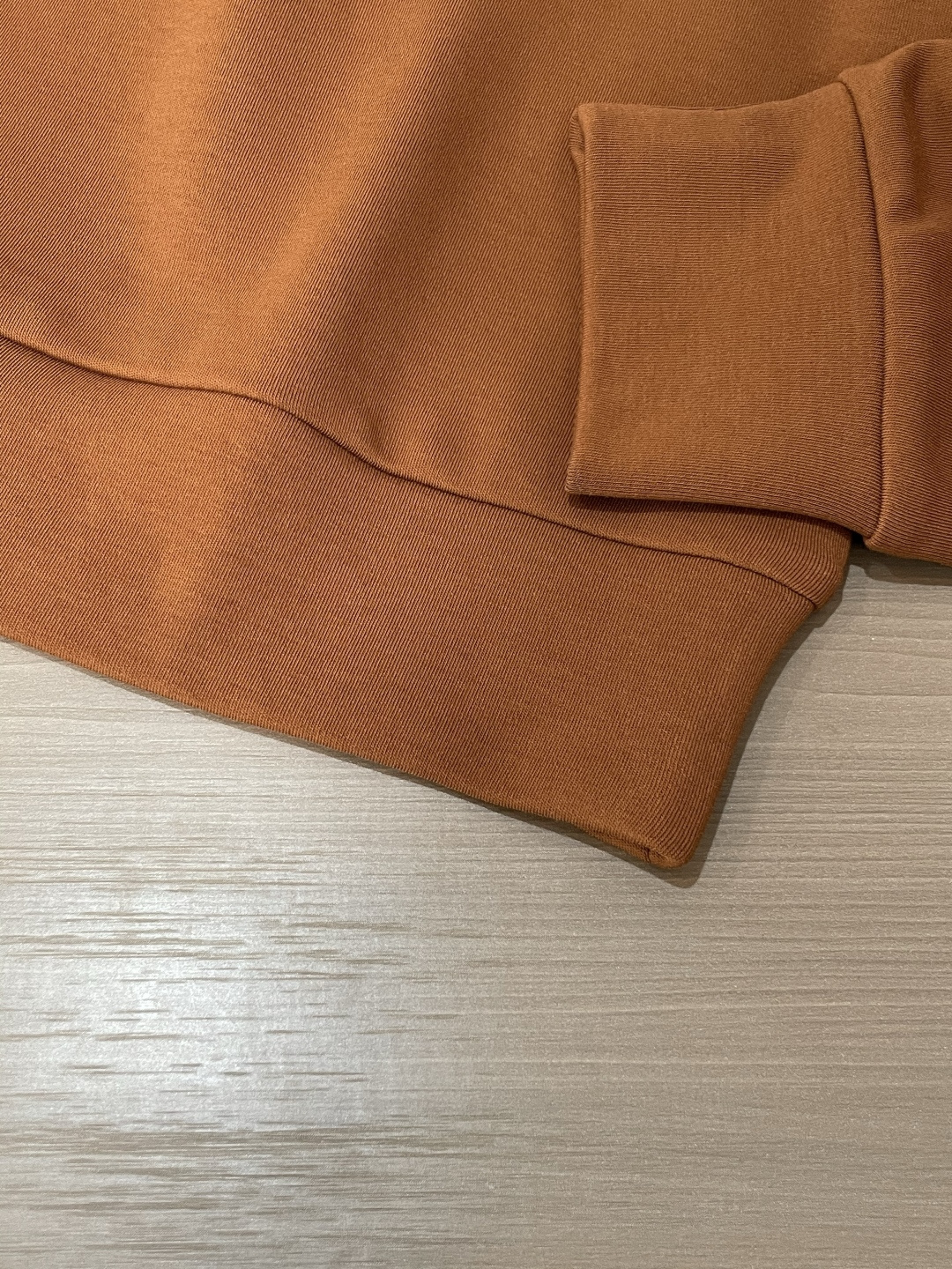 蒙口 2025秋冬新款长袖，定制面料，独特工艺logo，舒适性与透气性兼优，柔软抗皱弹性和垂性极佳，无论