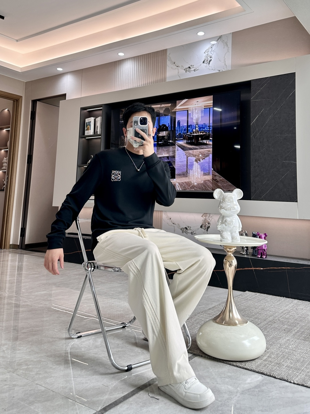 Loewe 2025秋冬新款长袖，定制面料，独特工艺logo，舒适性与透气性兼优，柔软抗皱弹性和垂性极佳