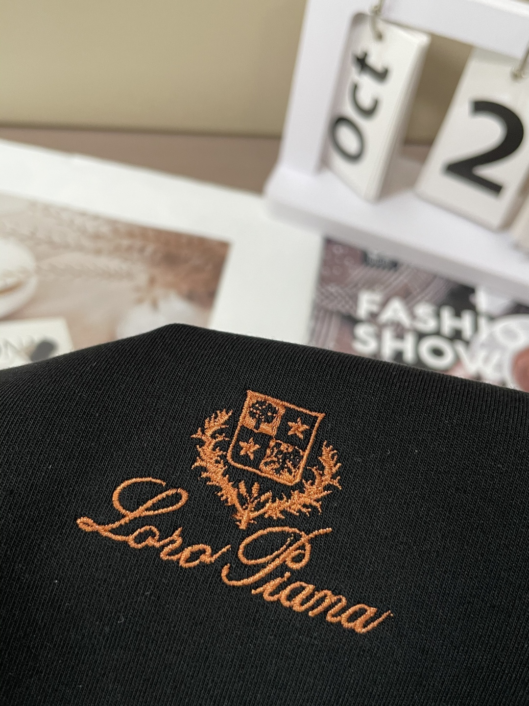 lP🆕 2025秋冬新款长袖，定制面料，独特工艺logo，舒适性与透气性兼优，柔软抗皱弹性和垂性极佳，无