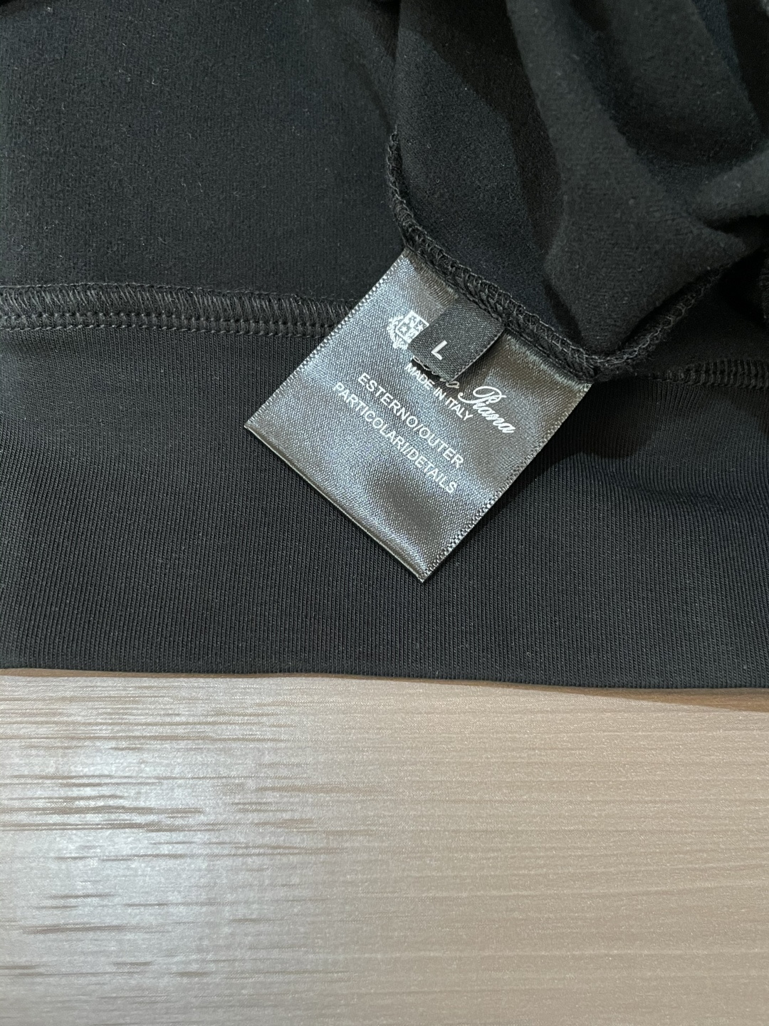 lP🆕 2025秋冬新款长袖，定制面料，独特工艺logo，舒适性与透气性兼优，柔软抗皱弹性和垂性极佳，无