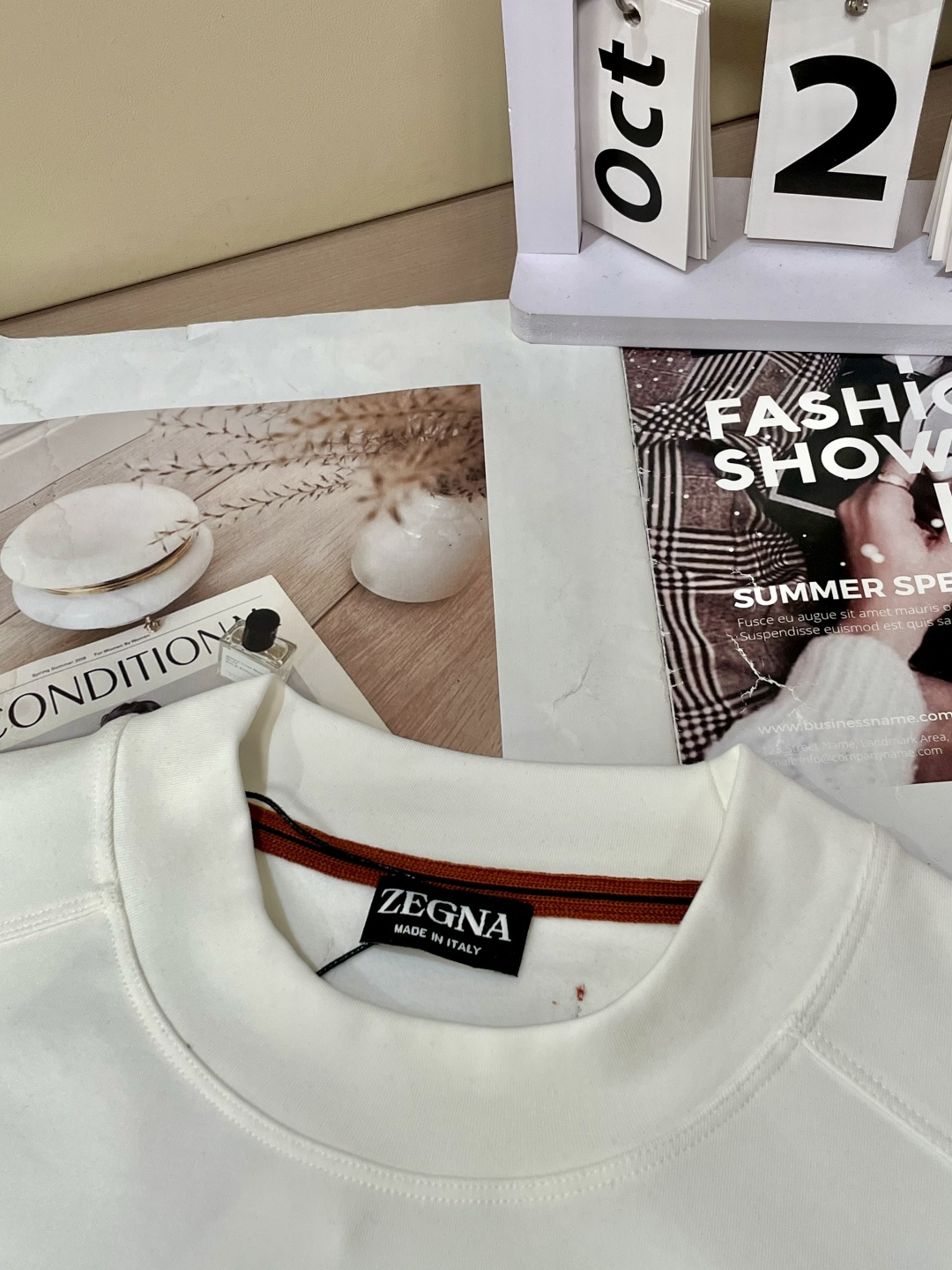 杰尼亚 2025秋冬新款长袖，定制面料，独特工艺logo，舒适性与透气性兼优，柔软抗皱弹性和垂性极佳，无