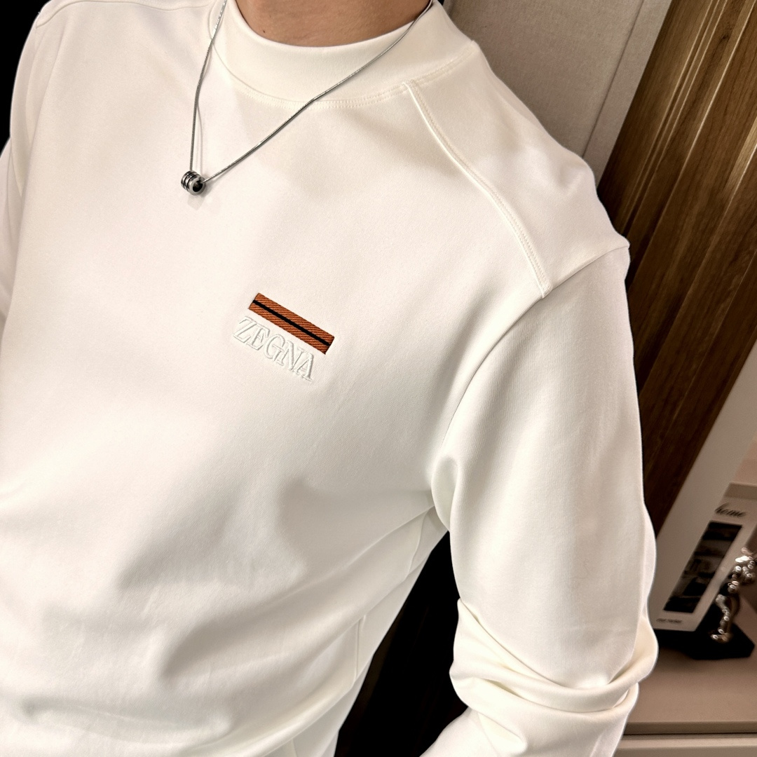 杰尼亚 2025秋冬新款长袖，定制面料，独特工艺logo，舒适性与透气性兼优，柔软抗皱弹性和垂性极佳，无