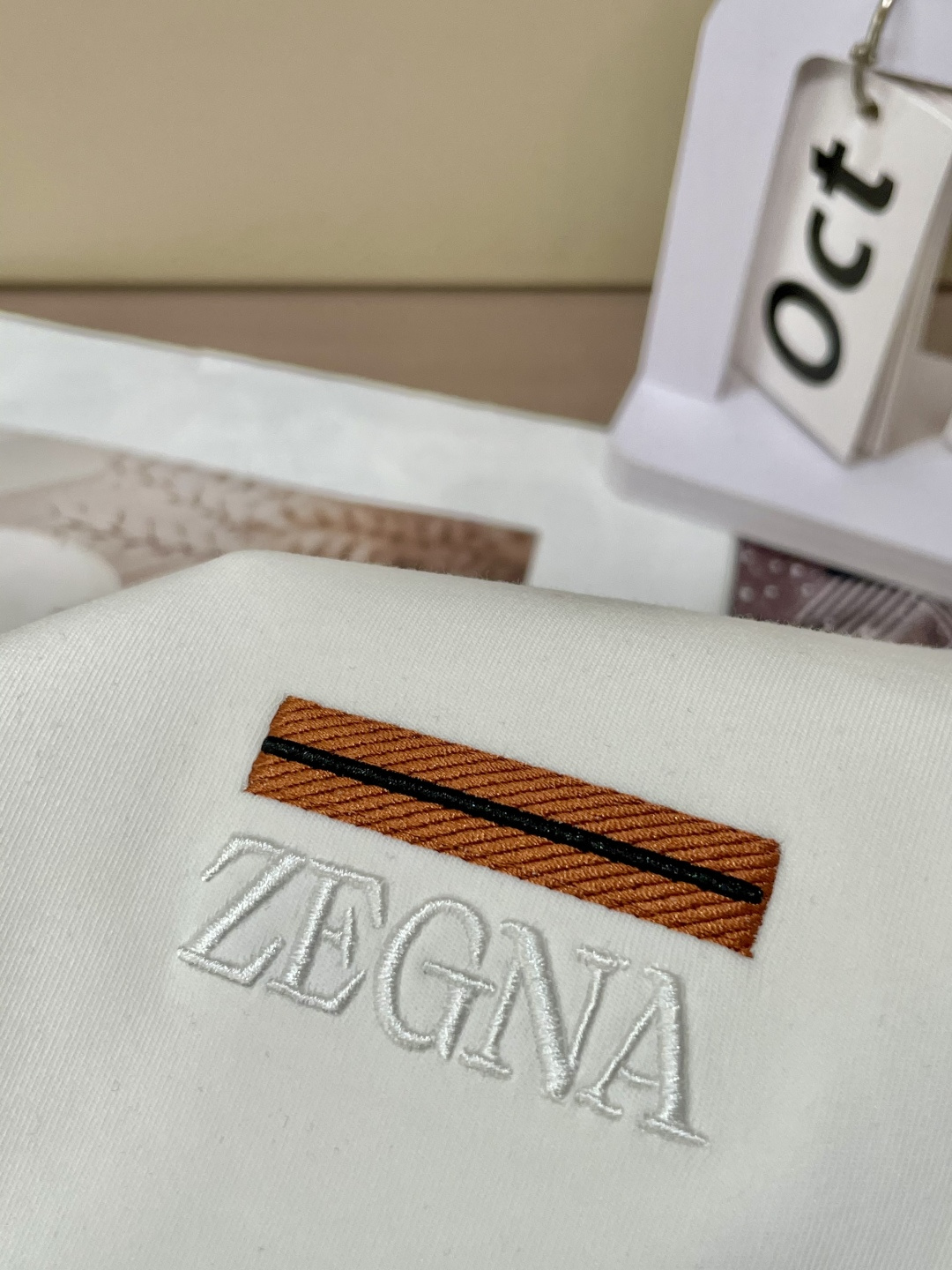 杰尼亚 2025秋冬新款长袖，定制面料，独特工艺logo，舒适性与透气性兼优，柔软抗皱弹性和垂性极佳，无