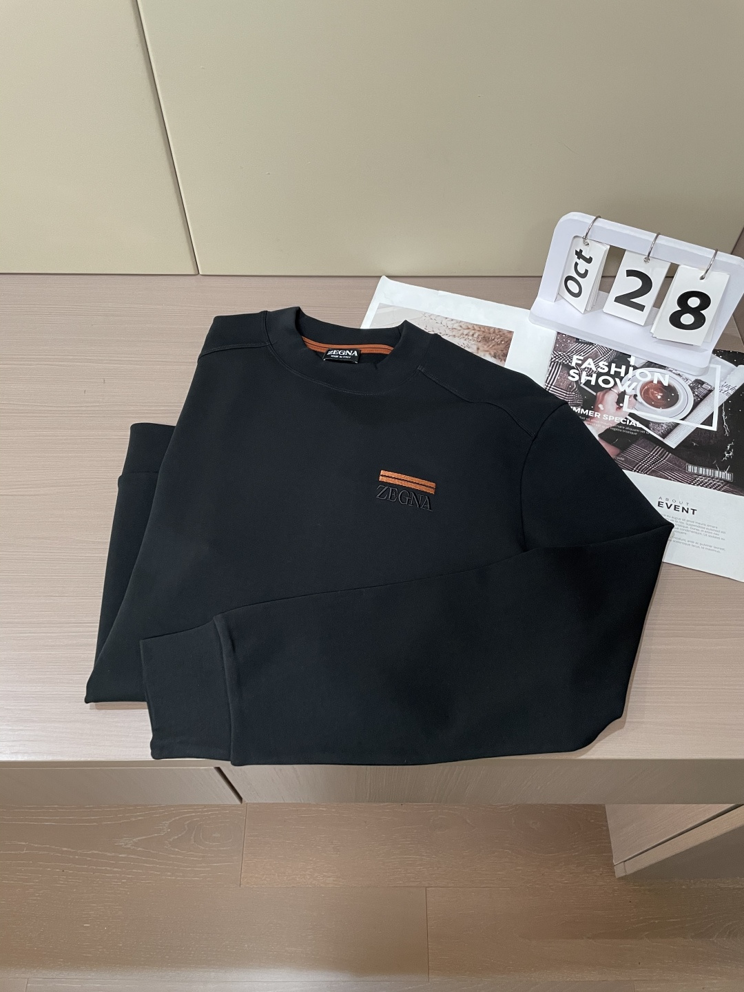 杰尼亚 2025秋冬新款长袖，定制面料，独特工艺logo，舒适性与透气性兼优，柔软抗皱弹性和垂性极佳，无