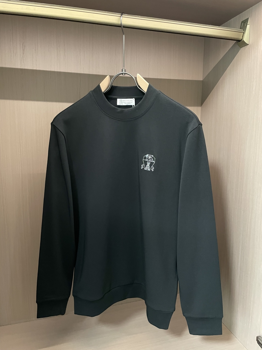 BC 2025秋冬新款长袖，定制面料，独特工艺logo，舒适性与透气性兼优，柔软抗皱弹性和垂性极佳，无论