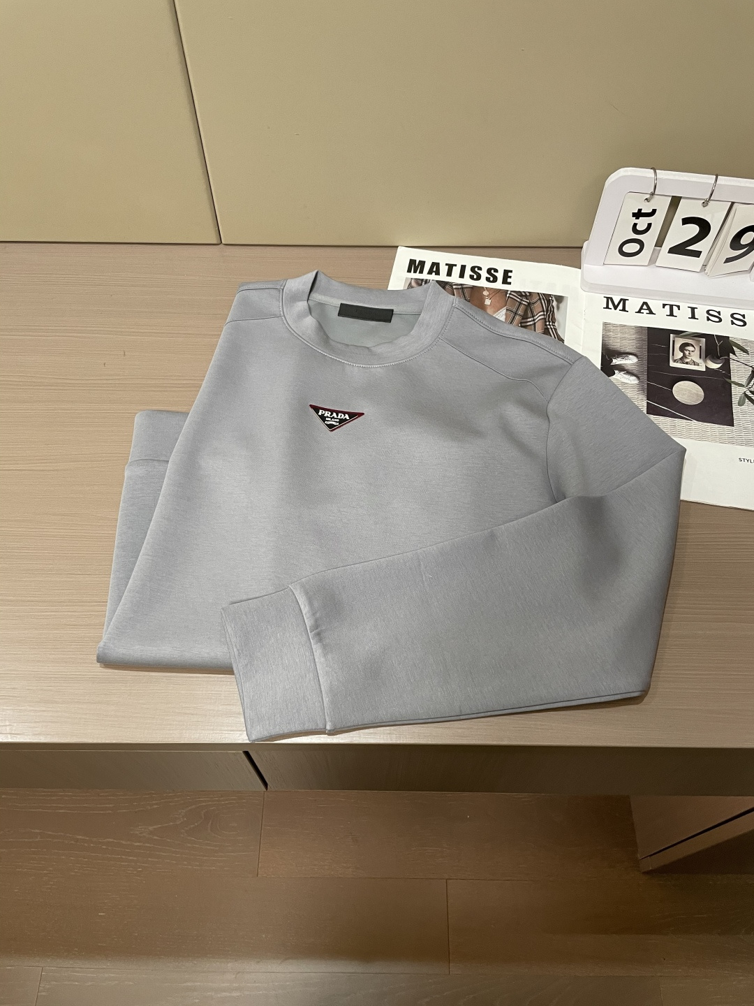 Prad 2025秋冬新款长袖，定制面料，独特工艺logo，舒适性与透气性兼优，柔软抗皱弹性和垂性极佳，