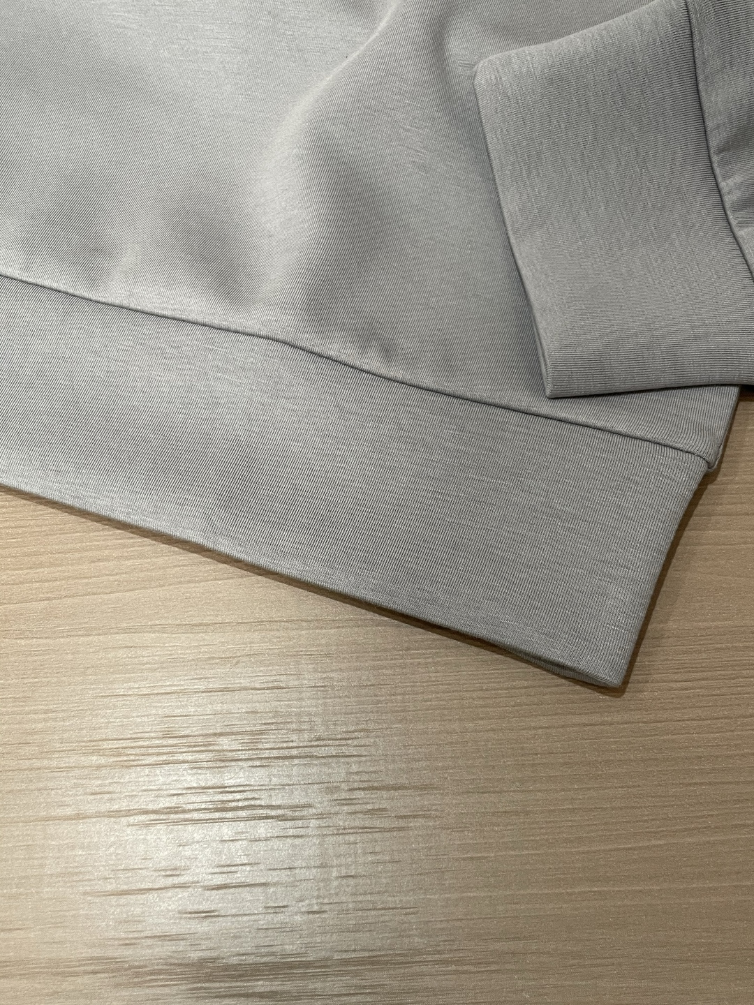 Prad 2025秋冬新款长袖，定制面料，独特工艺logo，舒适性与透气性兼优，柔软抗皱弹性和垂性极佳，