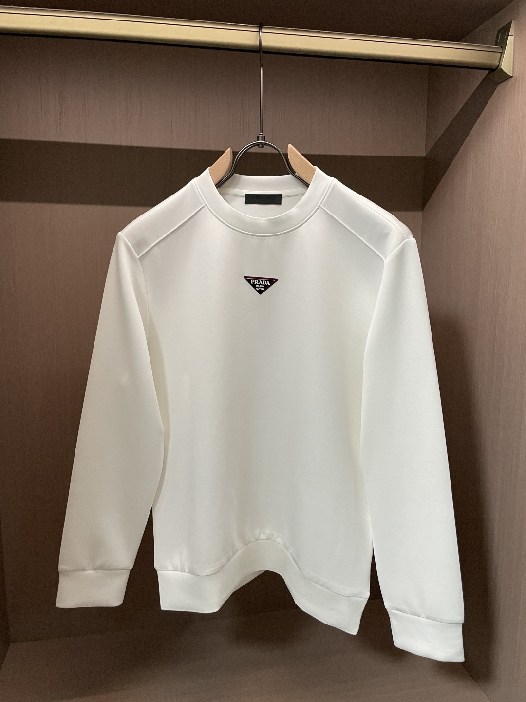 Prad 2025秋冬新款长袖，定制面料，独特工艺logo，舒适性与透气性兼优，柔软抗皱弹性和垂性极佳，