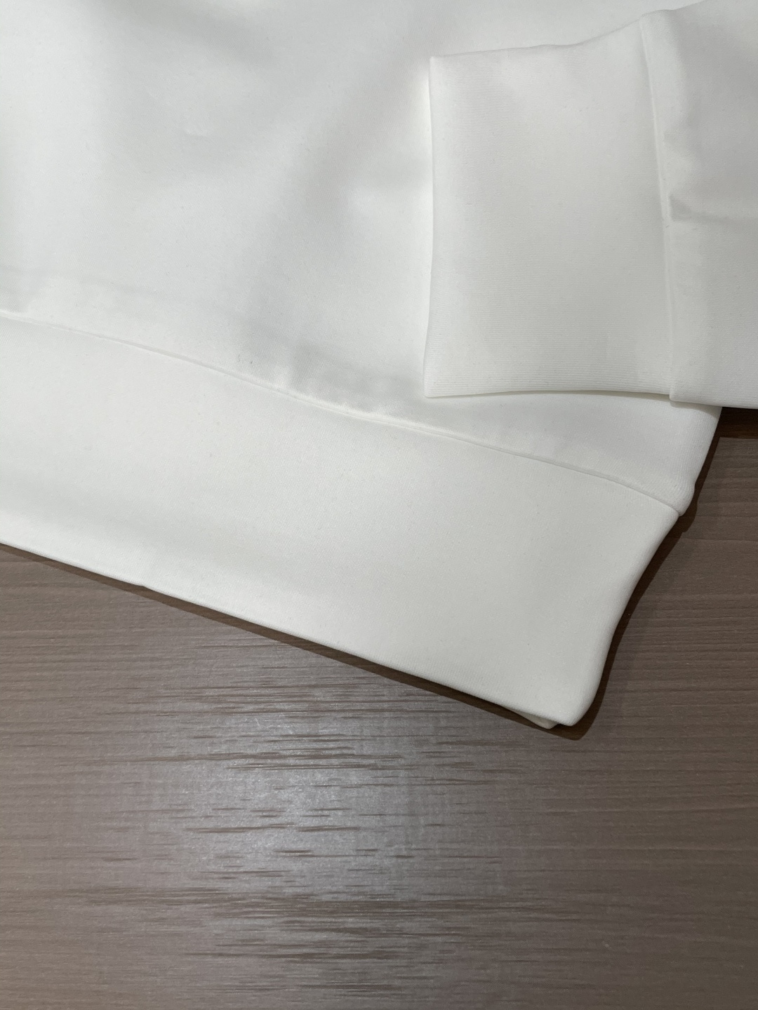 Prad 2025秋冬新款长袖，定制面料，独特工艺logo，舒适性与透气性兼优，柔软抗皱弹性和垂性极佳，