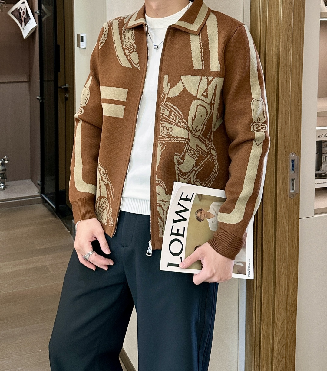 . 爱🐎仕 爆款 2025秋冬 高级定制 都市风十足 加厚款开衫毛衣。 采用进口羊毛混纺面料 柔软细腻 