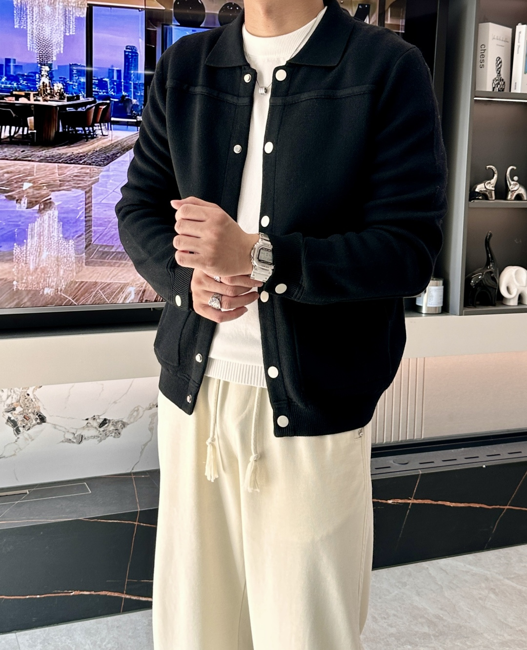 杰尼亚 2025年秋冬最新男士全羊毛翻领夹克，按扣全开身短款夹克款型，精选德国进口精纺羊毛匠心制成，整衣