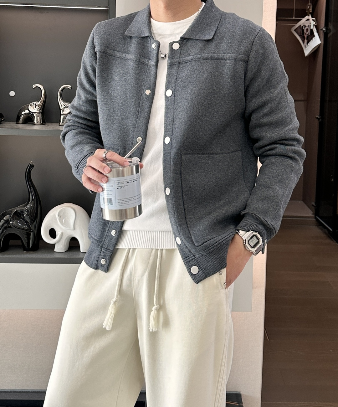 杰尼亚 2025年秋冬最新男士全羊毛翻领夹克，按扣全开身短款夹克款型，精选德国进口精纺羊毛匠心制成，整衣