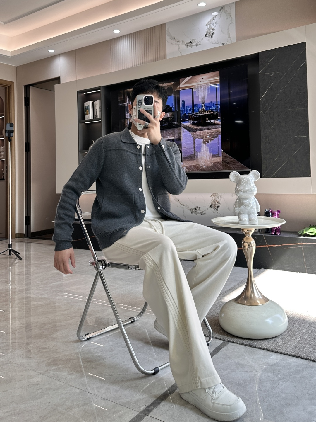 杰尼亚 2025年秋冬最新男士全羊毛翻领夹克，按扣全开身短款夹克款型，精选德国进口精纺羊毛匠心制成，整衣