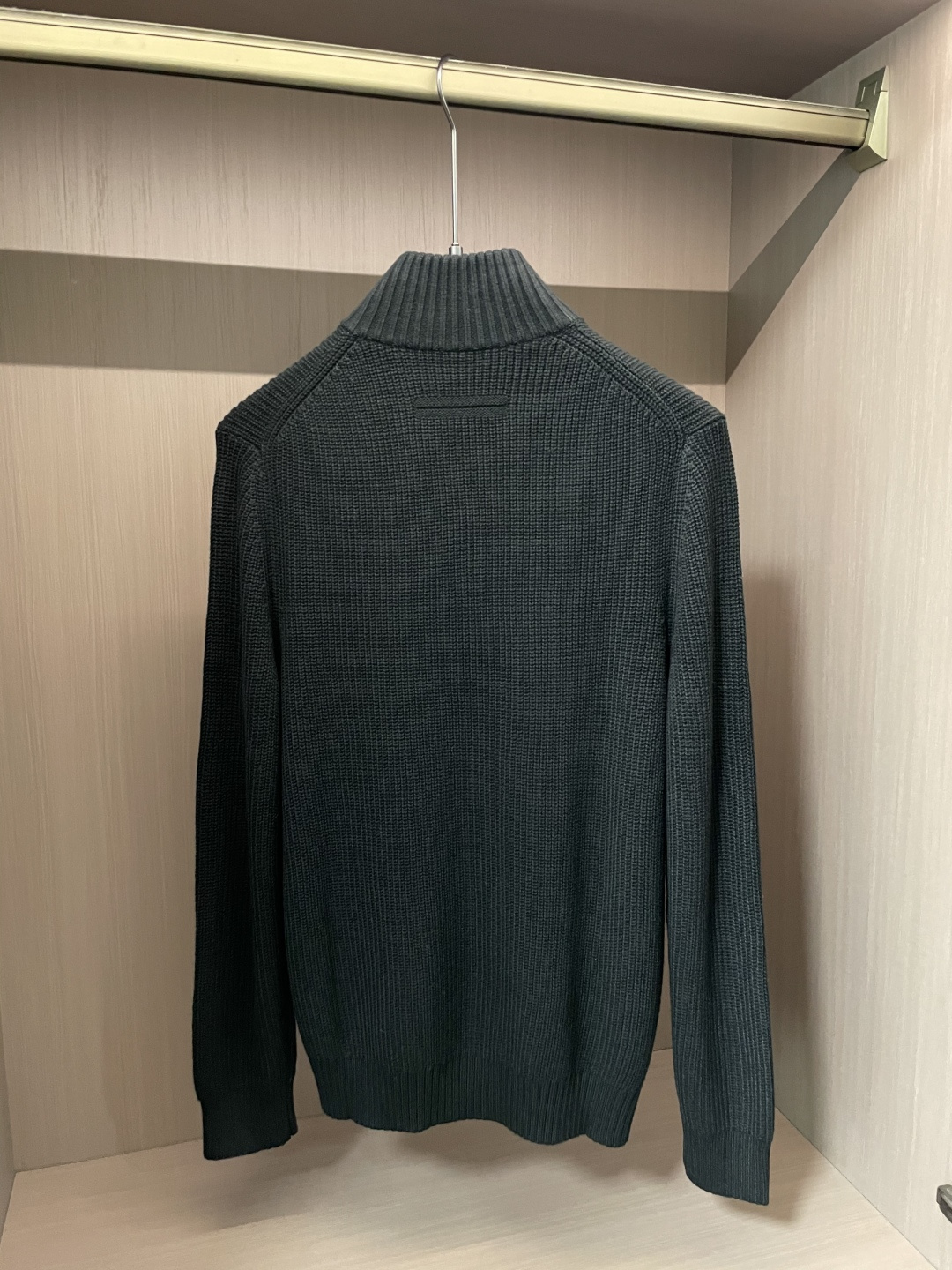 杰尼亚 2025秋冬最新坑条纹理男士全拉链开衫毛衣外套，传统直筒版型，全拉链开身，清爽干练的小立领设计，