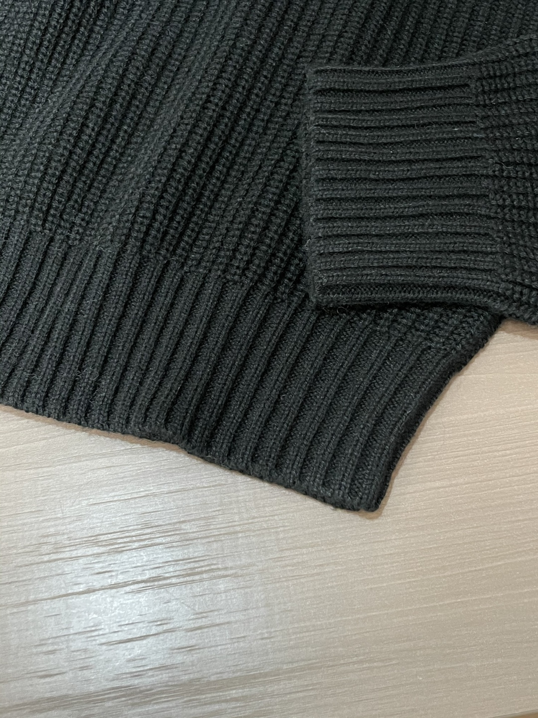 杰尼亚 2025秋冬最新坑条纹理男士全拉链开衫毛衣外套，传统直筒版型，全拉链开身，清爽干练的小立领设计，