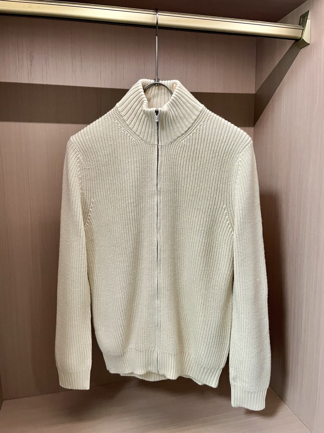 杰尼亚 2025秋冬最新坑条纹理男士全拉链开衫毛衣外套，传统直筒版型，全拉链开身，清爽干练的小立领设计，