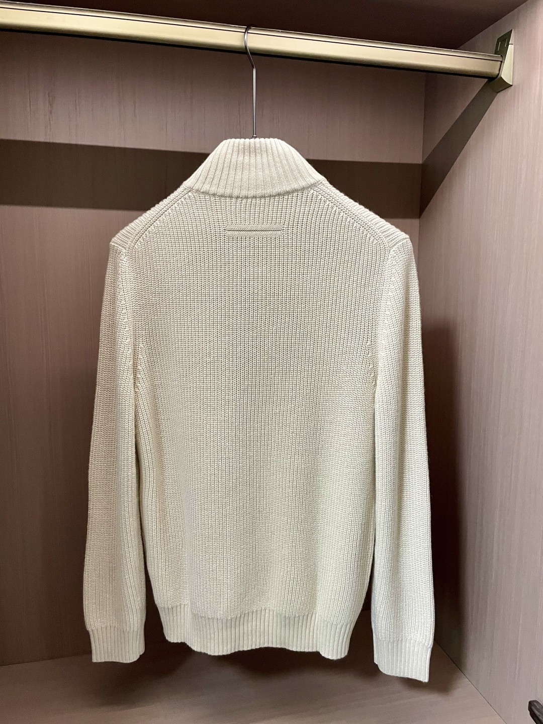 杰尼亚 2025秋冬最新坑条纹理男士全拉链开衫毛衣外套，传统直筒版型，全拉链开身，清爽干练的小立领设计，