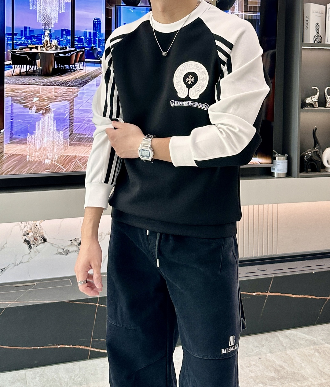 NO:657693,. Croixin round neck pullover sweatshirt; classic pullover for men and women, simple and elegant series of items, low-key, luxurious and versatile!  The sweatshirt is made of high-weight cotton fabrics supplied by customers. The lining is tight and very skin-friendly. It is arranged in an orderly manner. It feels super soft, delicate and comfortable, and the fabric texture is top-notch!  Low-key and highly recognizable, it highlights the brand’s unique fashion charm!  The upper body is a standard unisex style, which is super versatile and easy to wear. It can be easily worn by both men and women, creating the most simple and popular mainstream. Sizes XS-L, chrome hearts, hoodie, sweatshirts, alexander wang19860909.  克罗心 圆领套头卫衣；经典套头男女同款,简约大气系列单品,低调奢华大气百搭款！ 卫衣选用客供高克重棉质面料精制而成,内里紧密且既极具亲肤感的,井然有序的排列着,手感超级柔软细腻舒适,面料质感堪称顶级！低调且辨识度十足,彰显品牌独有的时尚魅力值！版型上身标准中性的款式,超级百搭好穿,男女都可轻松上身演绎,打造出最简约流行的主流 尺码XS-L,,chrome hearts,hoodie,sweatshirts,alexander wang,Men's clothing