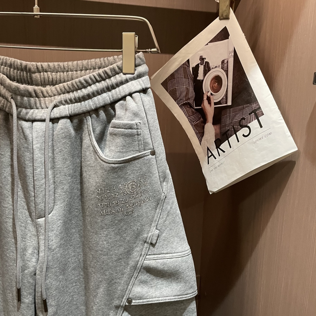 · 马吉拉 2025秋冬最新系列男士加厚休闲裤！内里加绒，非常保暖，北方的宝子们赶紧备上！采用客供弹力柔