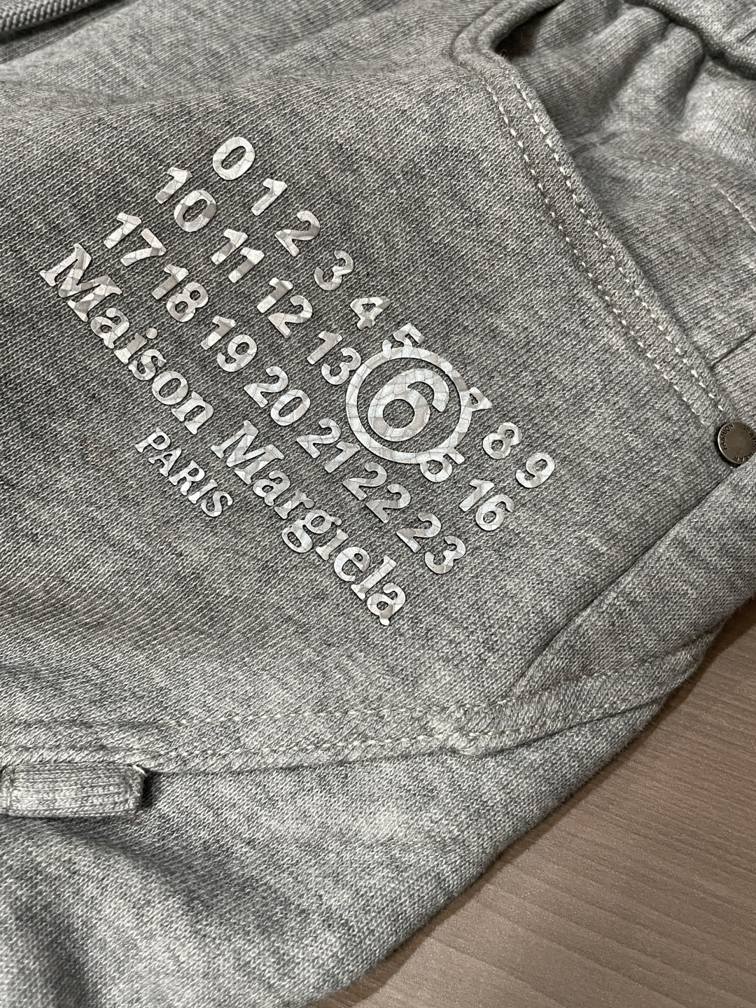 · 马吉拉 2025秋冬最新系列男士加厚休闲裤！内里加绒，非常保暖，北方的宝子们赶紧备上！采用客供弹力柔