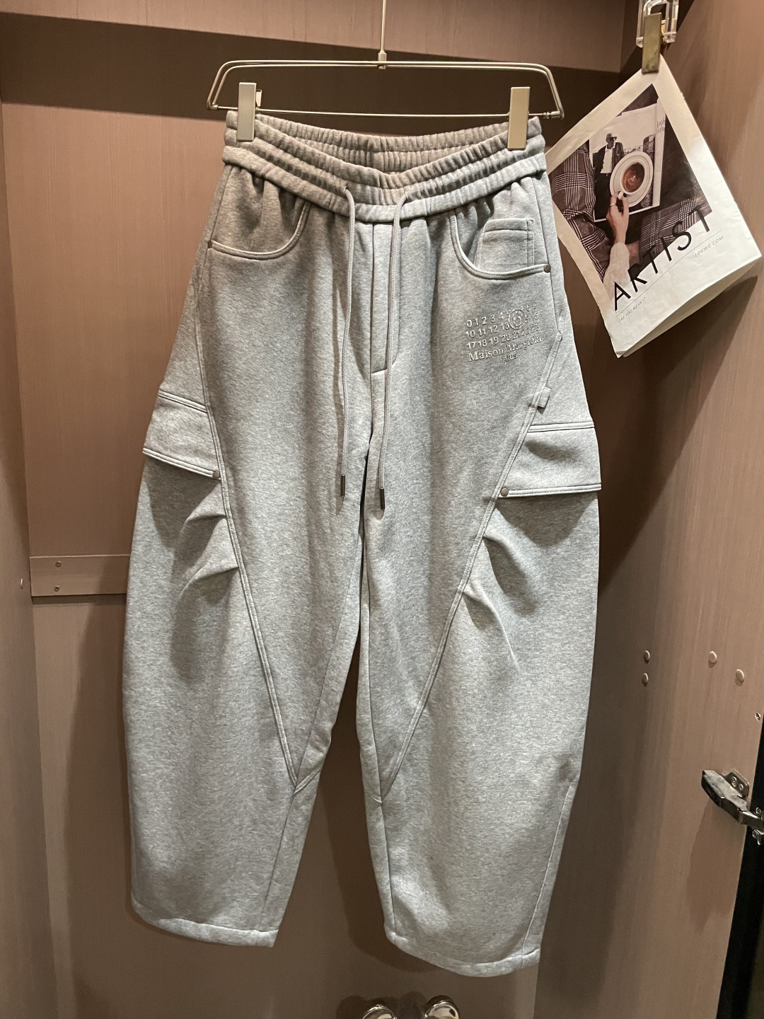 · 马吉拉 2025秋冬最新系列男士加厚休闲裤！内里加绒，非常保暖，北方的宝子们赶紧备上！采用客供弹力柔