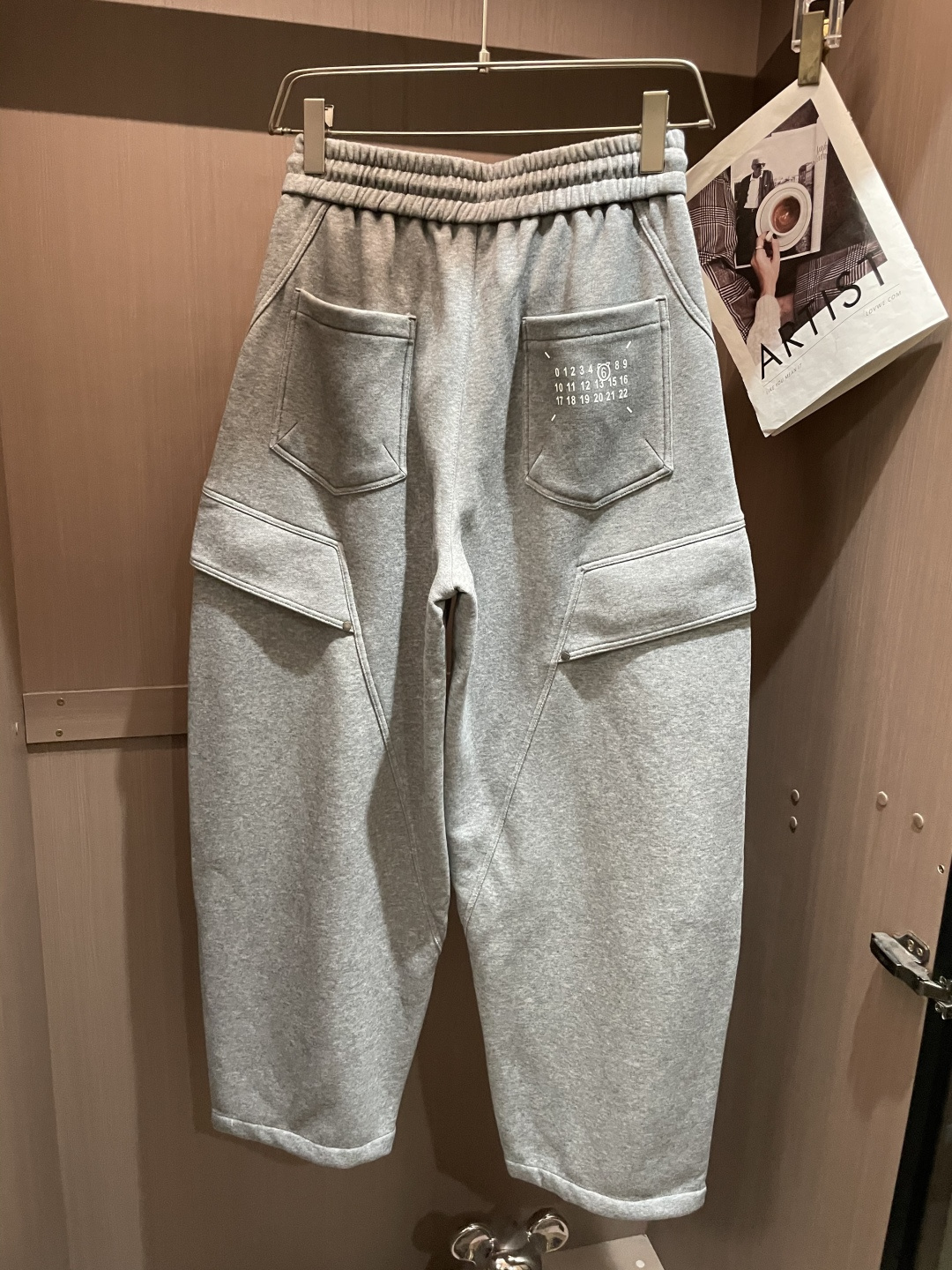 · 马吉拉 2025秋冬最新系列男士加厚休闲裤！内里加绒，非常保暖，北方的宝子们赶紧备上！采用客供弹力柔