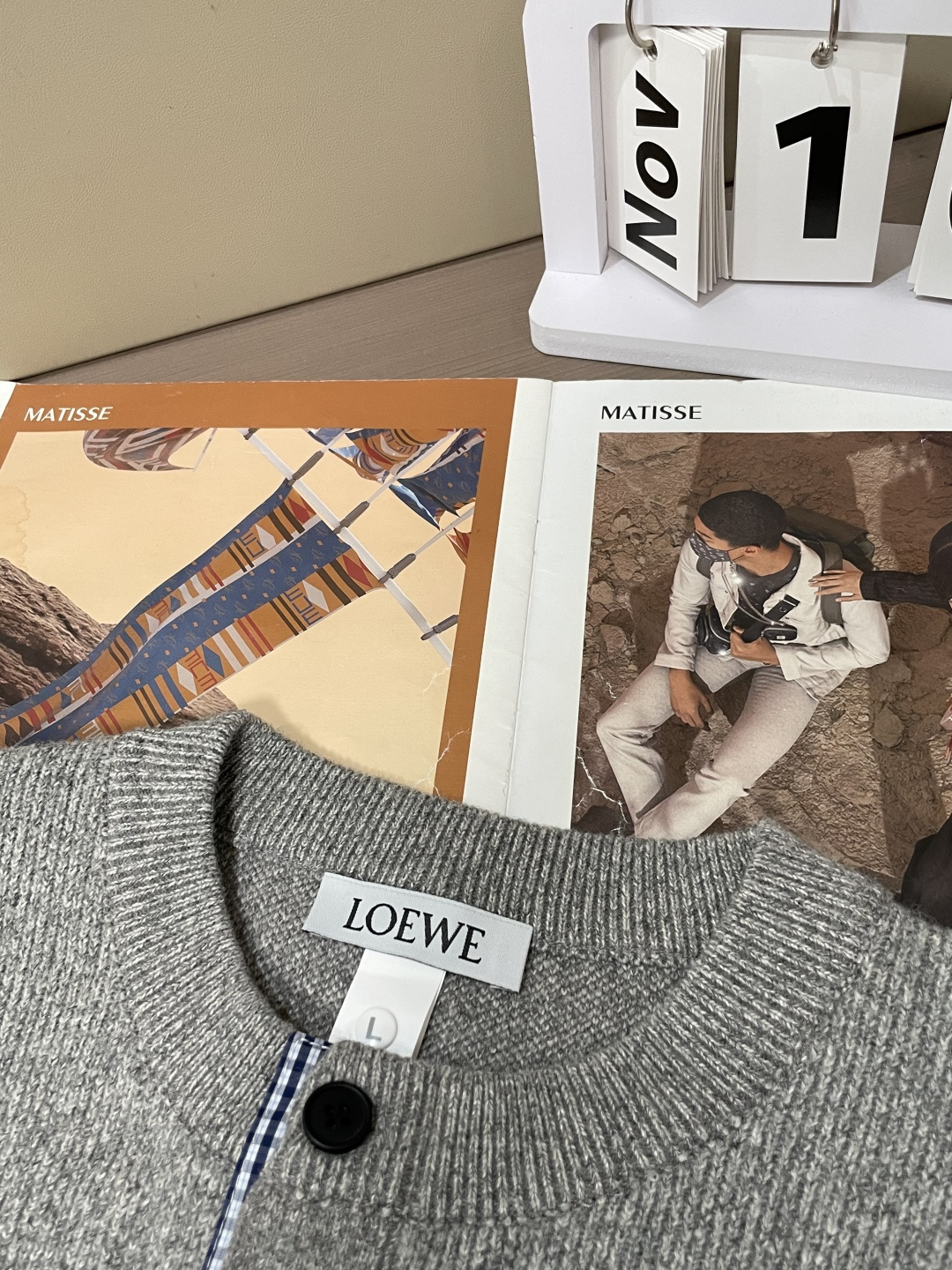 · Loewe 秋冬季毛衣！简约慵懒秋冬氛围感”低保和的色系 低调又耐看干净利落剪裁 搭配不同单品不违和