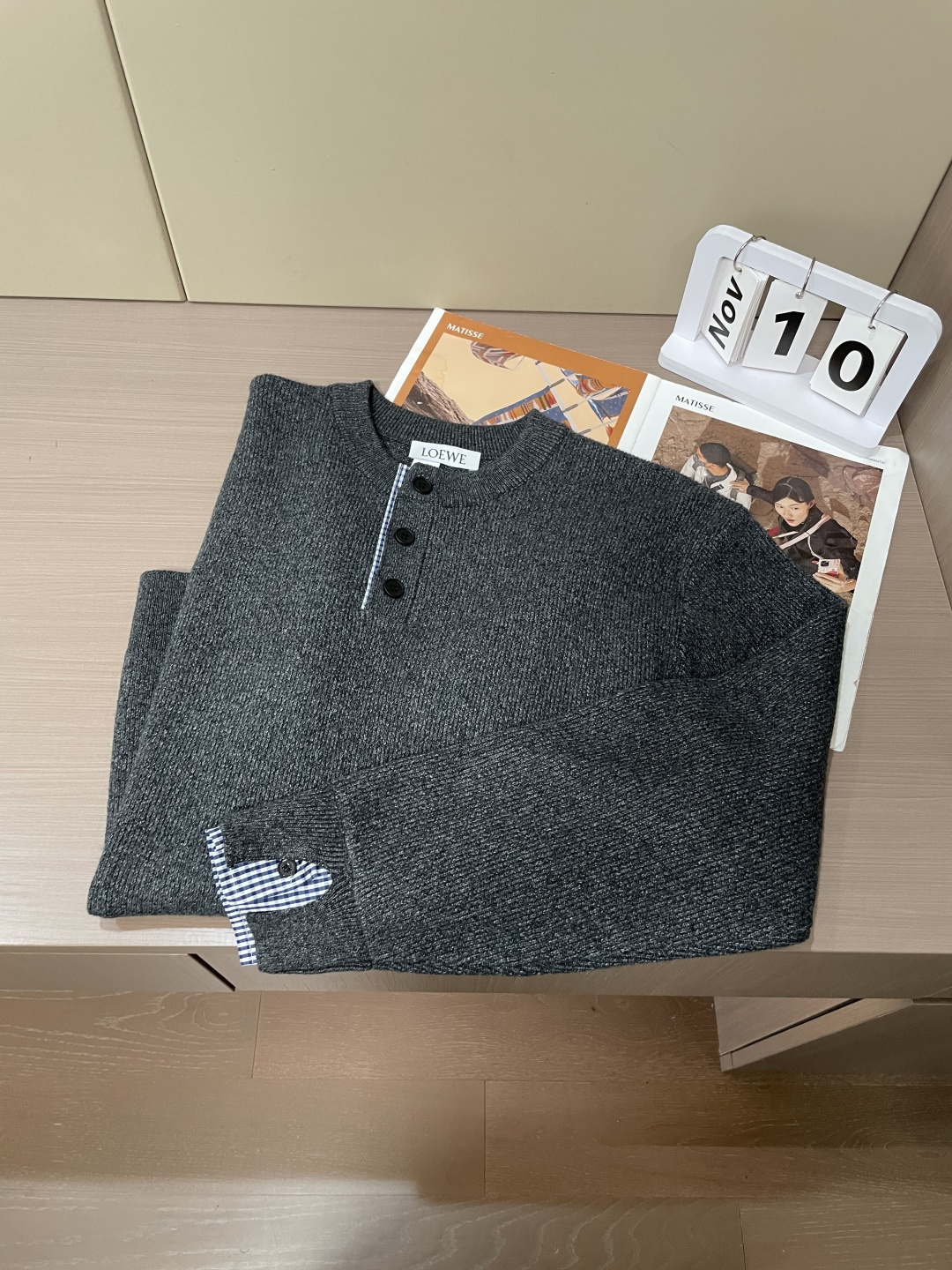 · Loewe 秋冬季毛衣！简约慵懒秋冬氛围感”低保和的色系 低调又耐看干净利落剪裁 搭配不同单品不违和