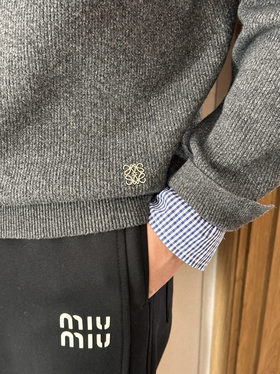 · Loewe 秋冬季毛衣！简约慵懒秋冬氛围感”低保和的色系 低调又耐看干净利落剪裁 搭配不同单品不违和