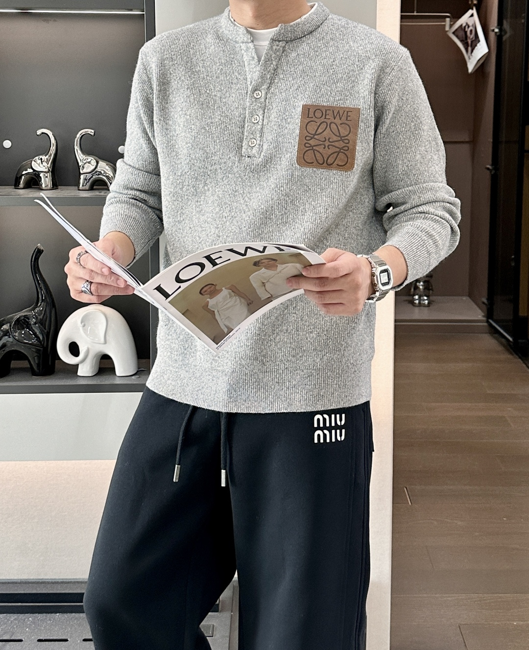 · Loewe 秋冬季毛衣！简约慵懒秋冬氛围感”低保和的色系 低调又耐看干净利落剪裁 搭配不同单品不违和