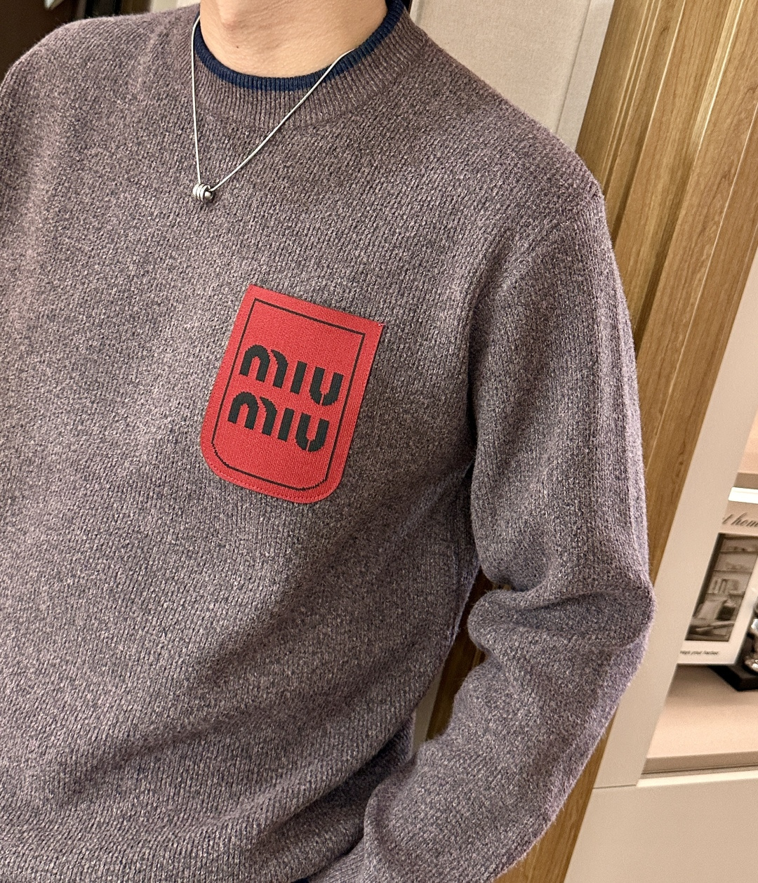 · miumiu 秋冬季毛衣！简约慵懒秋冬氛围感”低保和的色系 低调又耐看干净利落剪裁 搭配不同单品不违