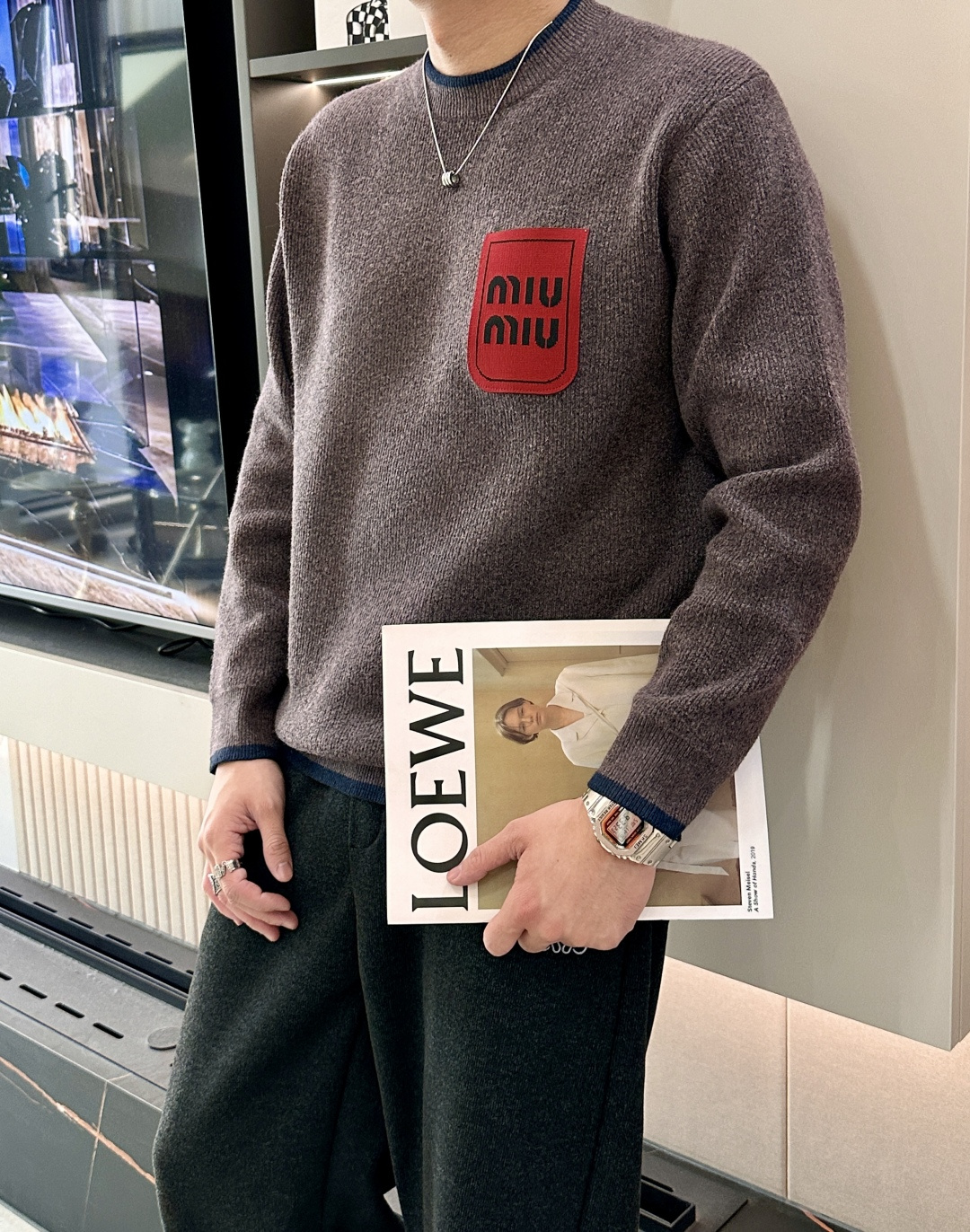 · miumiu 秋冬季毛衣！简约慵懒秋冬氛围感”低保和的色系 低调又耐看干净利落剪裁 搭配不同单品不违