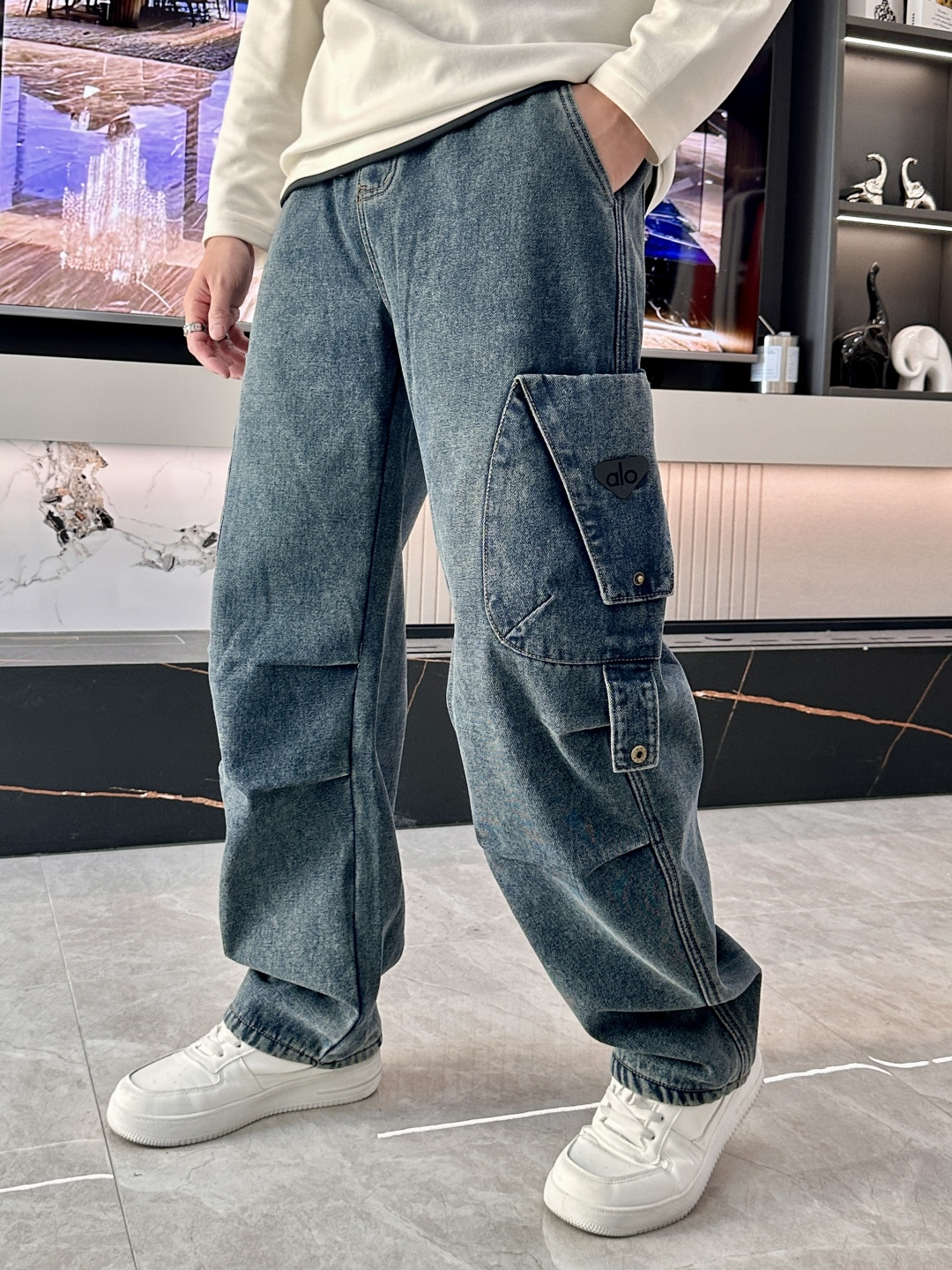 NO:612722,alo's latest casual work jeans for autumn and winter, thickened style!  A must-have for fashionistas, very personal!  Lined with fleece, very warm!  Extremely comfortable. Customized elastic waistband, original accessories details. The upper body is sporty, casual and fashionable, a must-have for leisure and travel. Size M-XXXL,,jeans,alexander wang19860909alo 秋冬最新休闲工装牛仔裤 加厚款！潮人必备 非常个性！内里加绒,非常保暖！舒适度极高.腰部订制松紧橡筋、原版辅料细节.上身运动休闲时尚,出街休闲、外出旅游必备. 尺码 M-XXXL,,jeans,alexander wang,Men's clothing