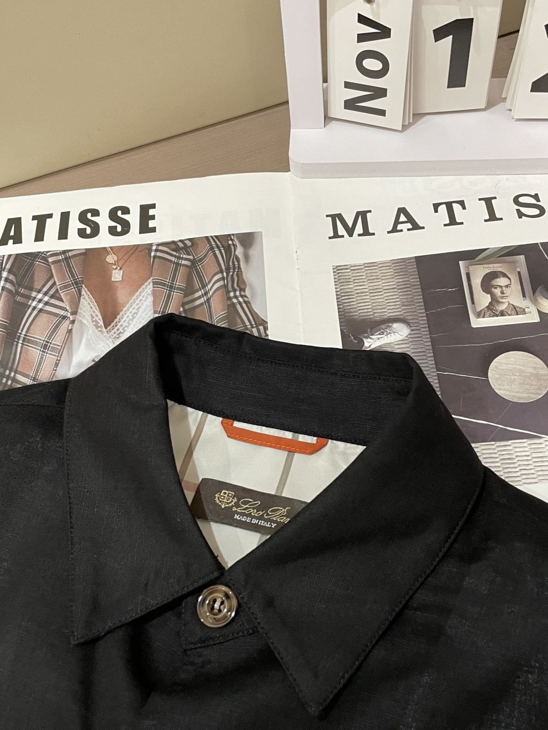 新款Loro Pi*na高端亚麻商务衬衣外套。意大利代工订单，简约高级的都市气质风范，奢华牛角扣设计，双