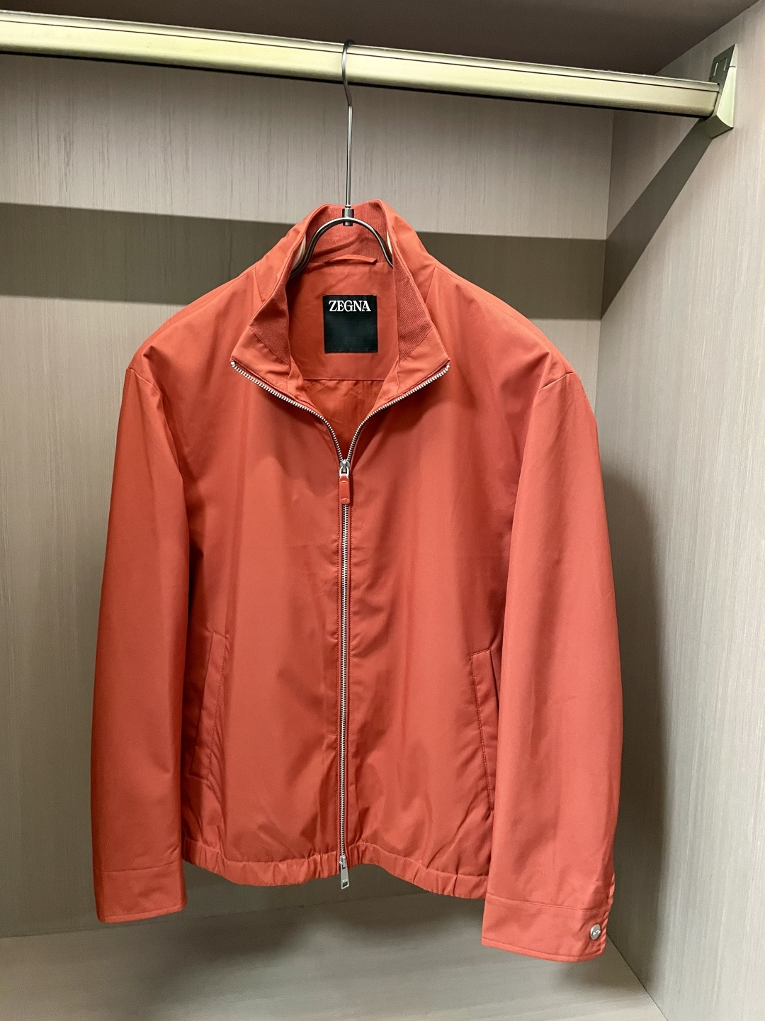 25秋冬新款ZZ极简商务休闲立领外套，男士特殊科技面料轻量级拉链夹克。顶级渠道订单分享，极致简约且魅力十