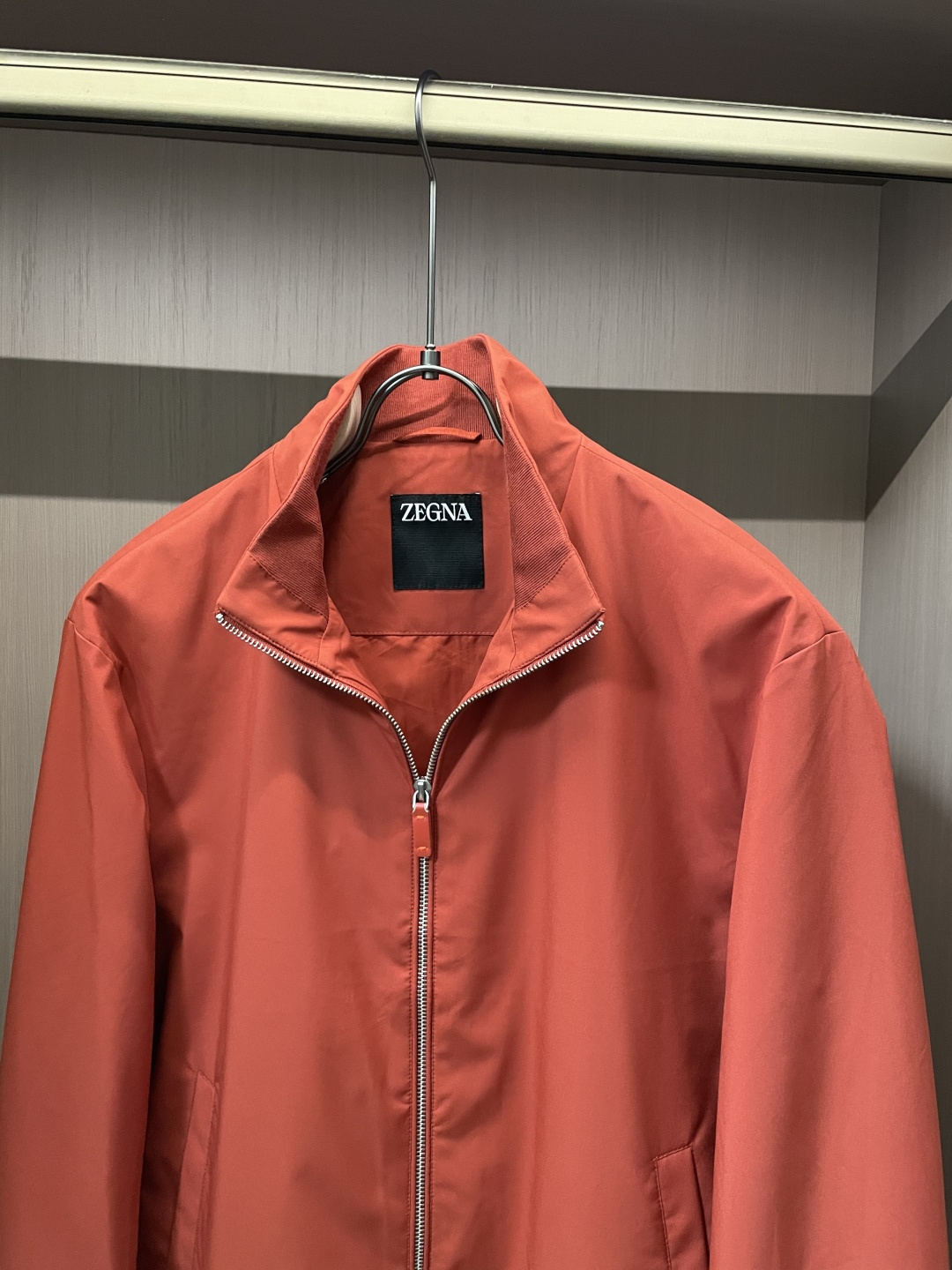 25秋冬新款ZZ极简商务休闲立领外套，男士特殊科技面料轻量级拉链夹克。顶级渠道订单分享，极致简约且魅力十