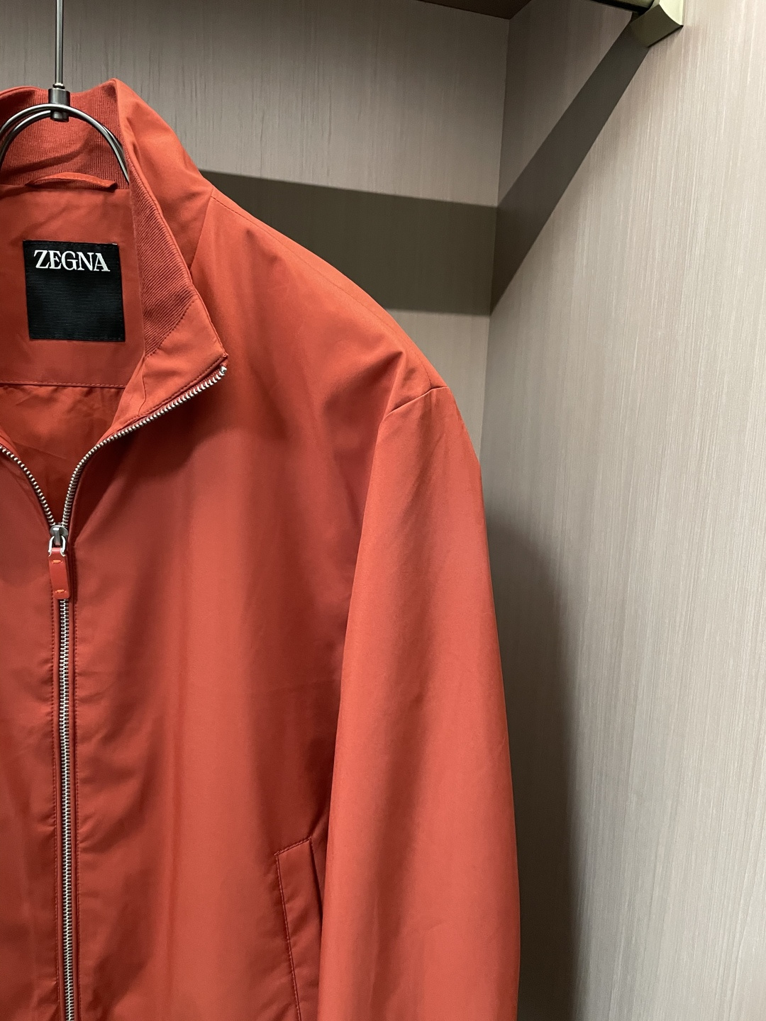 25秋冬新款ZZ极简商务休闲立领外套，男士特殊科技面料轻量级拉链夹克。顶级渠道订单分享，极致简约且魅力十