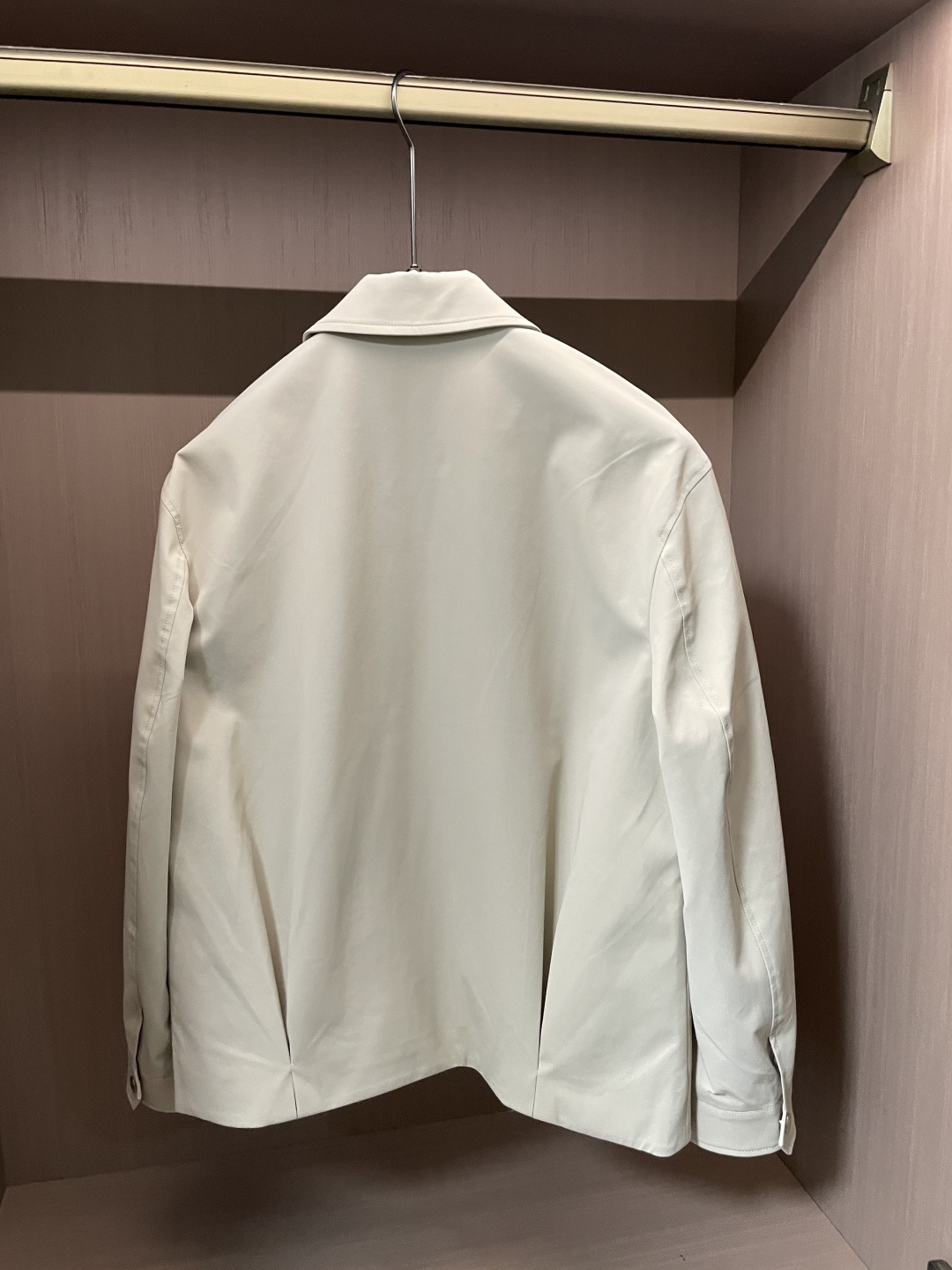 秋冬新款Loro Pi*na衬衣领尼龙夹克，高端精英男士必备极简都市外套。意大利同渠道稀有订单，精英级男