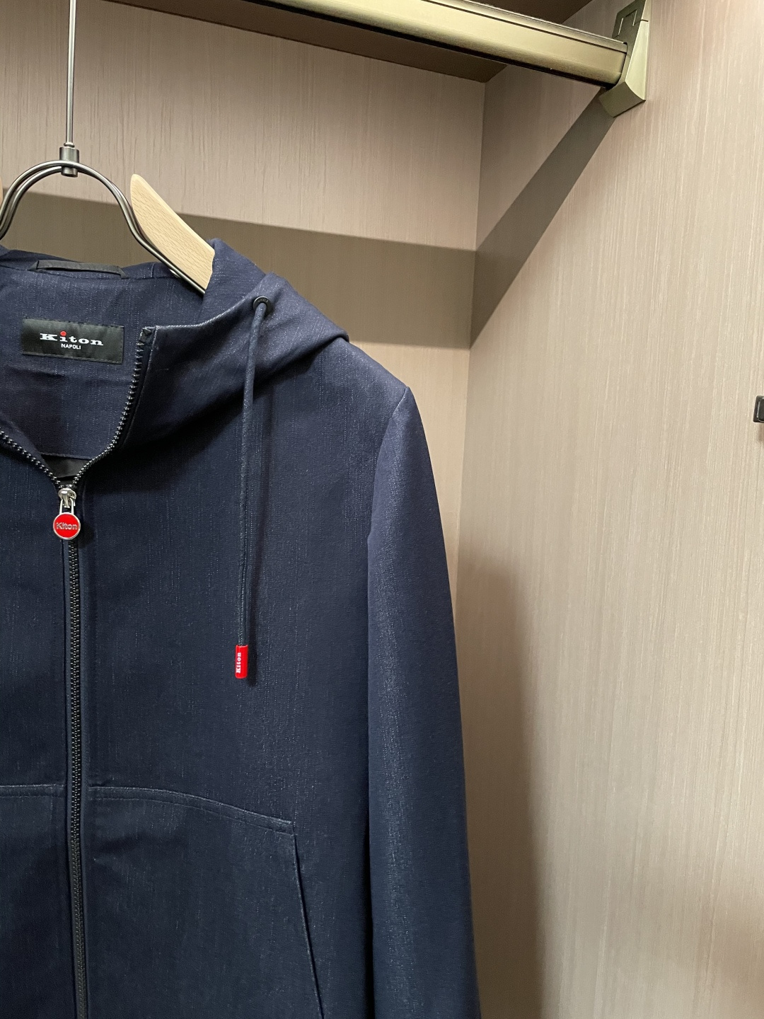 -【新品】贸易公司渠道货,意大利原厂出品.2025秋冬新款Kiton奇顿羊毛混纺男士运动休闲连帽夹克外套