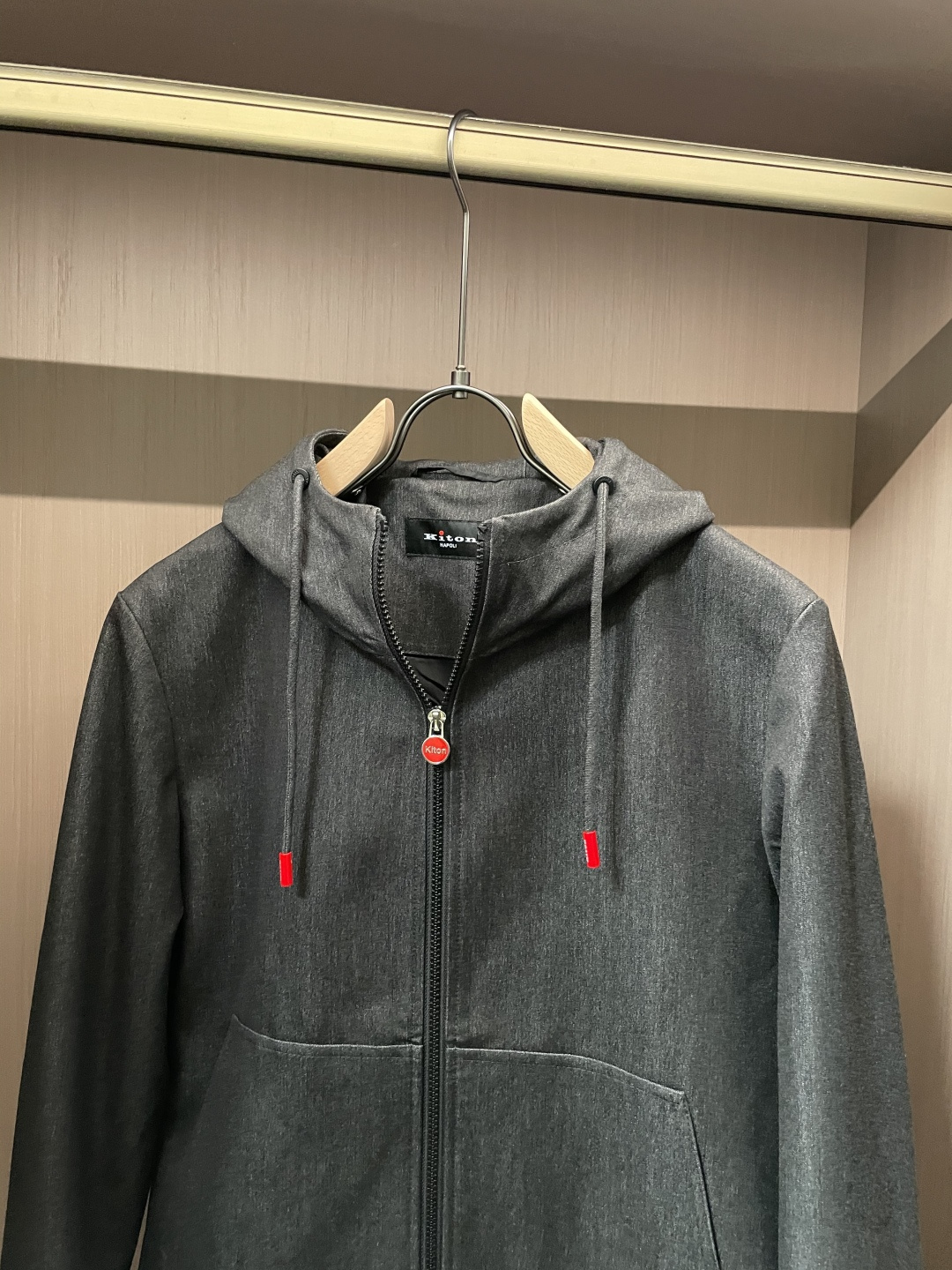 【新品】贸易公司渠道货,意大利原厂出品.2025秋冬新款Kiton奇顿羊毛混纺男士运动休闲连帽夹克外套.