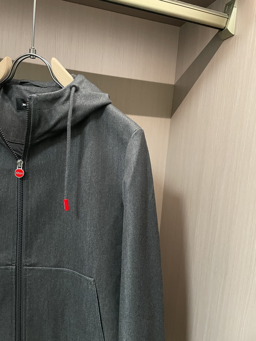 【新品】贸易公司渠道货,意大利原厂出品.2025秋冬新款Kiton奇顿羊毛混纺男士运动休闲连帽夹克外套.