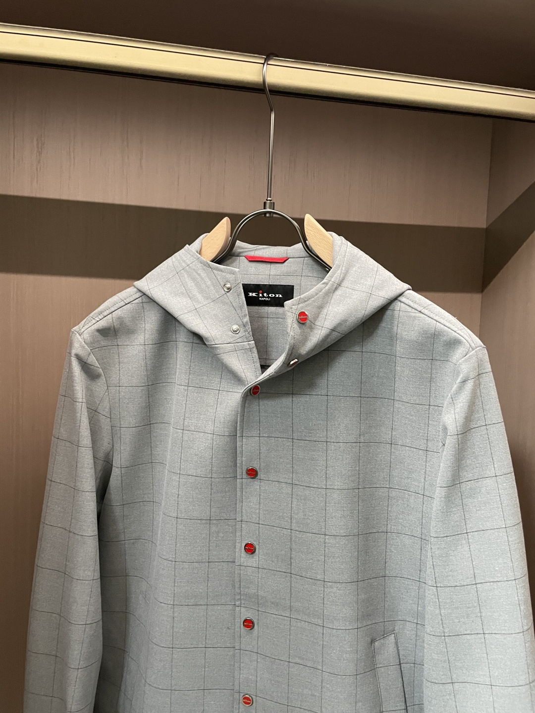 秋冬新款Kiton羊毛格子外套，精英男士必备商务休闲连帽夹克。极致简约且魅力十足的现象级单品，文艺十足的