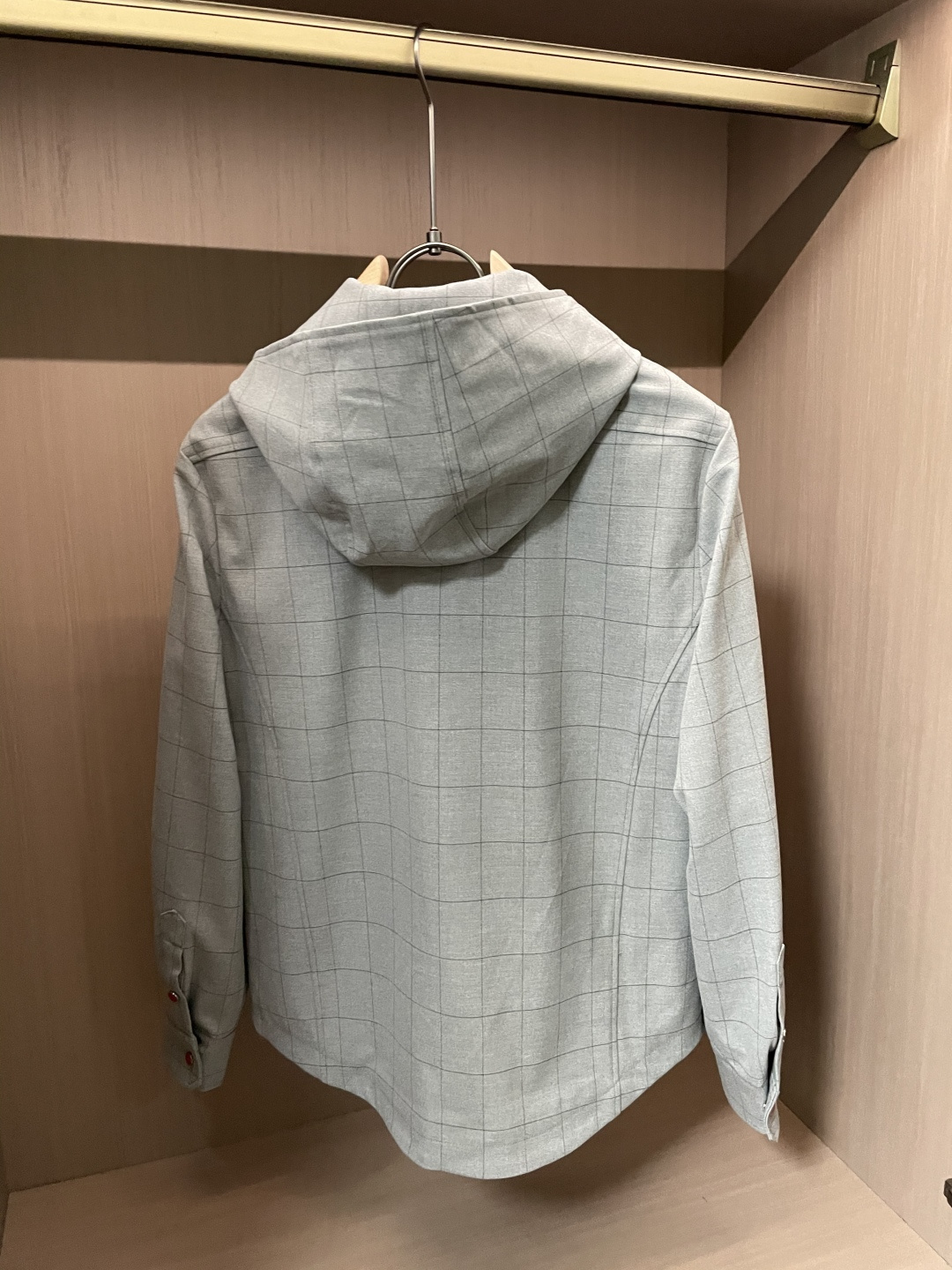 秋冬新款Kiton羊毛格子外套，精英男士必备商务休闲连帽夹克。极致简约且魅力十足的现象级单品，文艺十足的