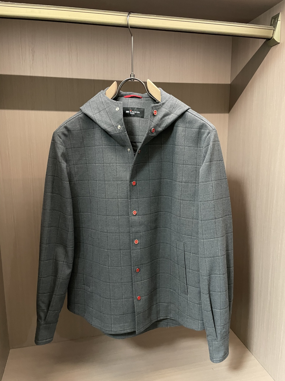 秋冬新款Kiton羊毛格子外套，精英男士必备商务休闲连帽夹克。极致简约且魅力十足的现象级单品，文艺十足的