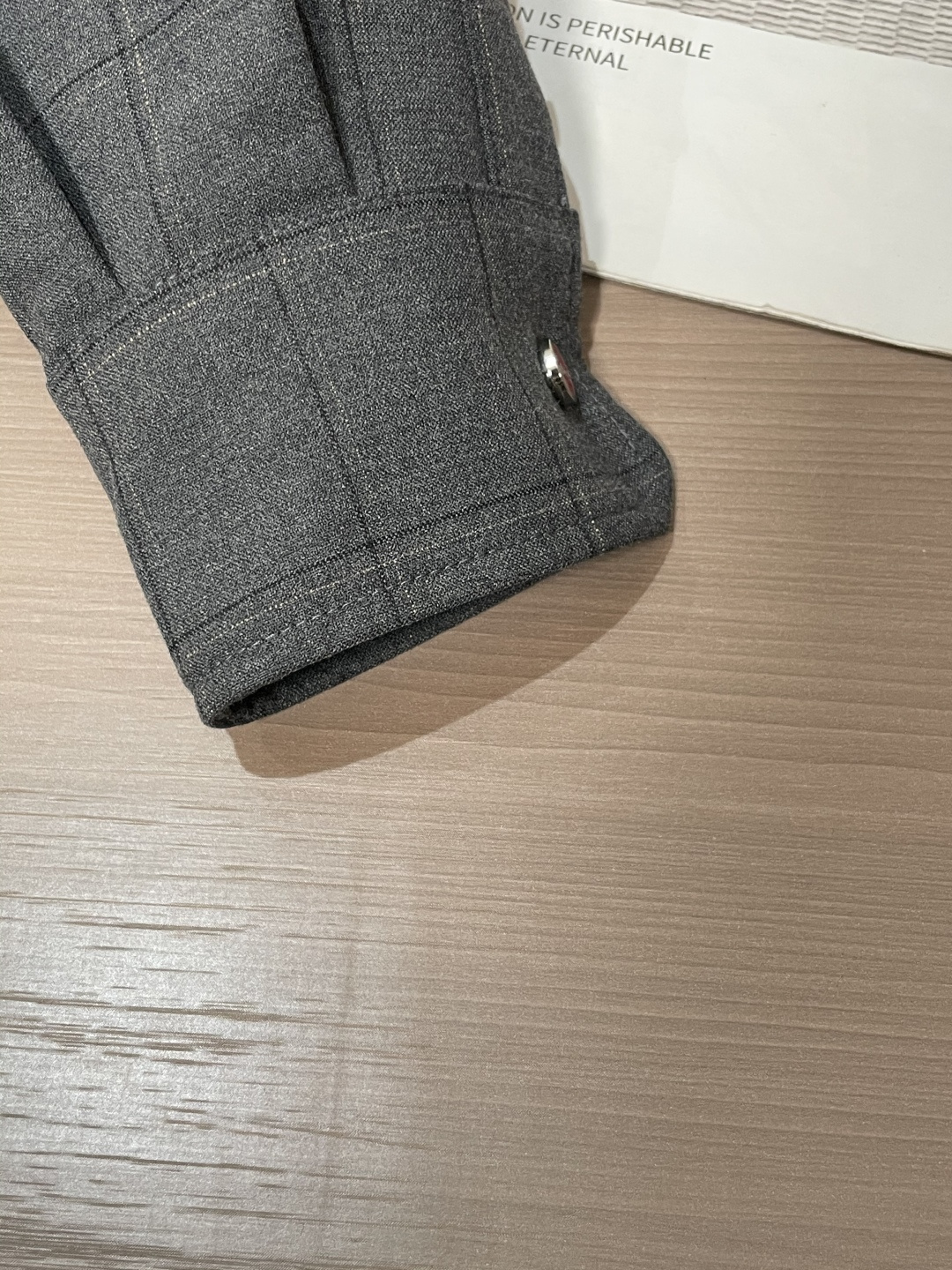 秋冬新款Kiton羊毛格子外套，精英男士必备商务休闲连帽夹克。极致简约且魅力十足的现象级单品，文艺十足的