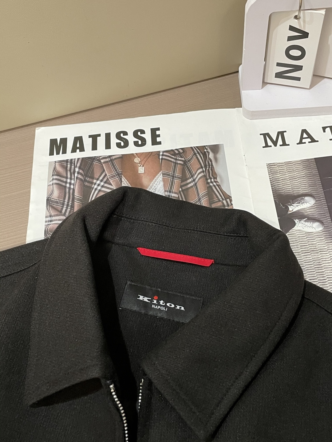 秋冬新款Kiton老钱风毛呢外套，精英男士必备商务短款翻领夹克。意大利代工出品，领先各大买手店发布。极致