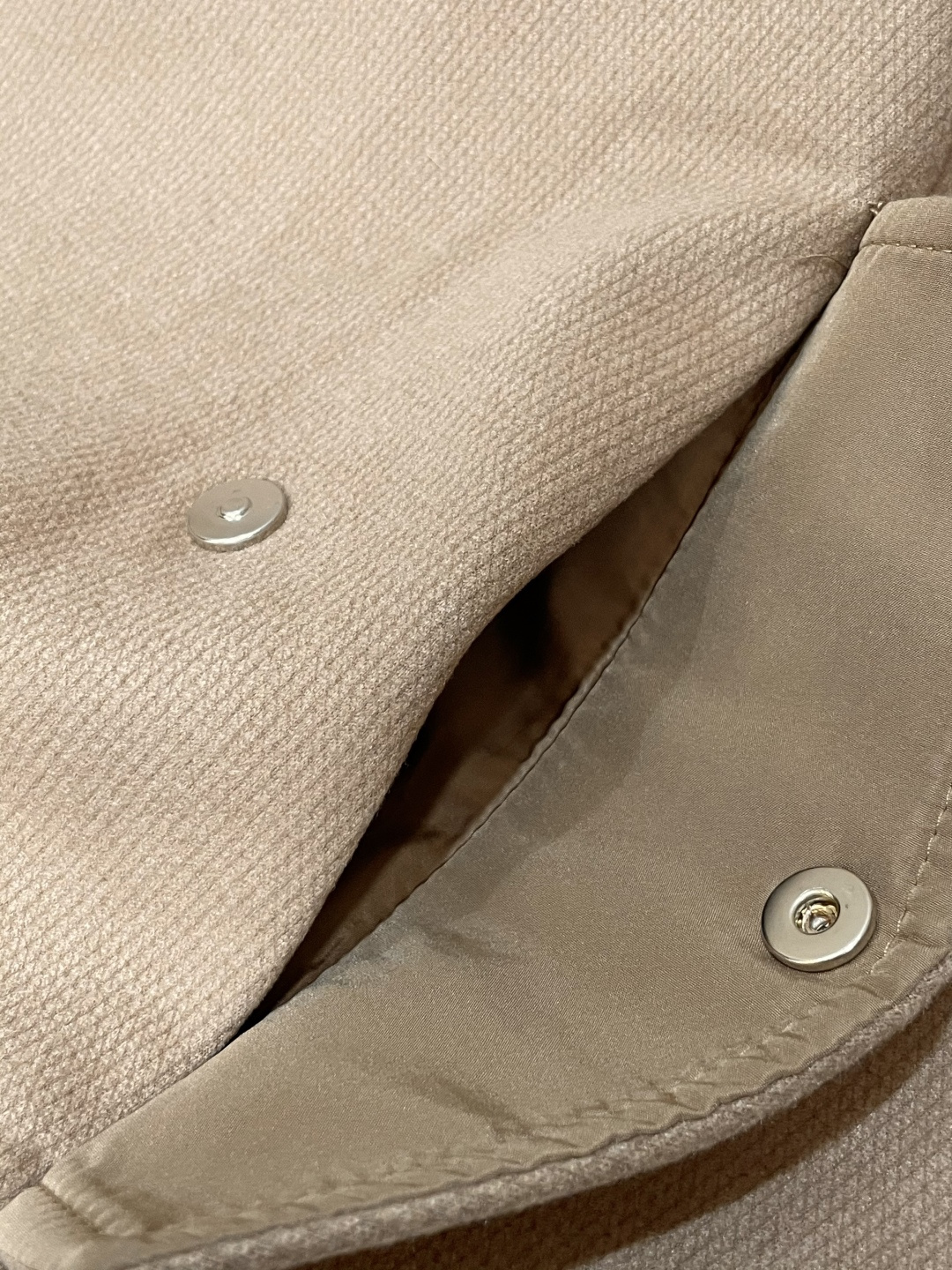 秋冬新款Kiton老钱风毛呢外套，精英男士必备商务短款翻领夹克。意大利代工出品，领先各大买手店发布。极致