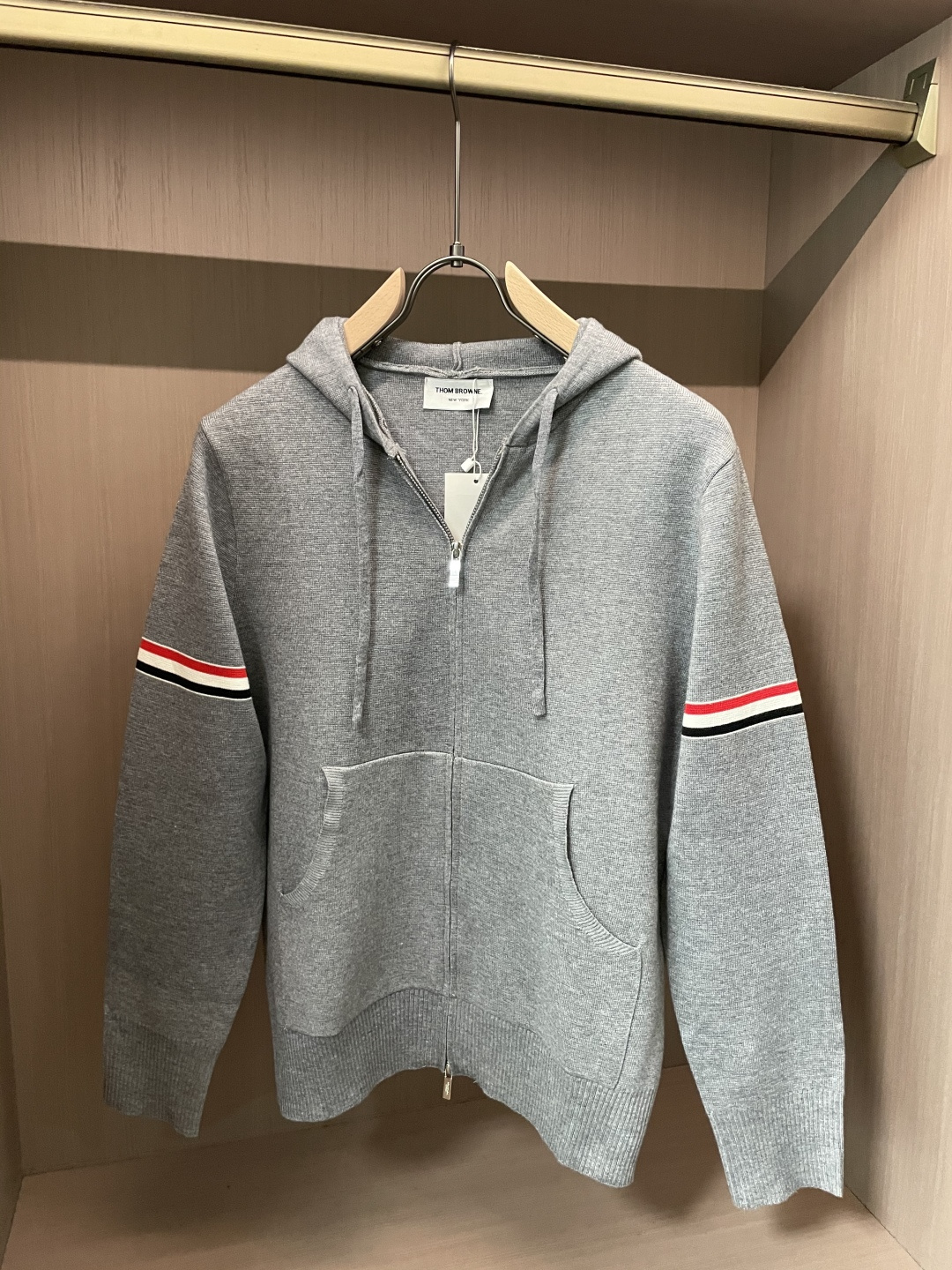 TB 新款开衫针织毛衣！经典永不过时！外观简洁干净，秋日可以单穿，深冬最为内搭！定制进口高支数羊毛混纺面