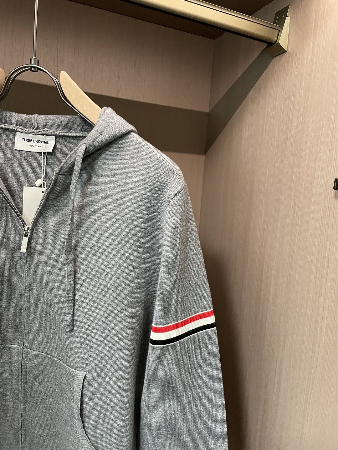 TB 新款开衫针织毛衣！经典永不过时！外观简洁干净，秋日可以单穿，深冬最为内搭！定制进口高支数羊毛混纺面